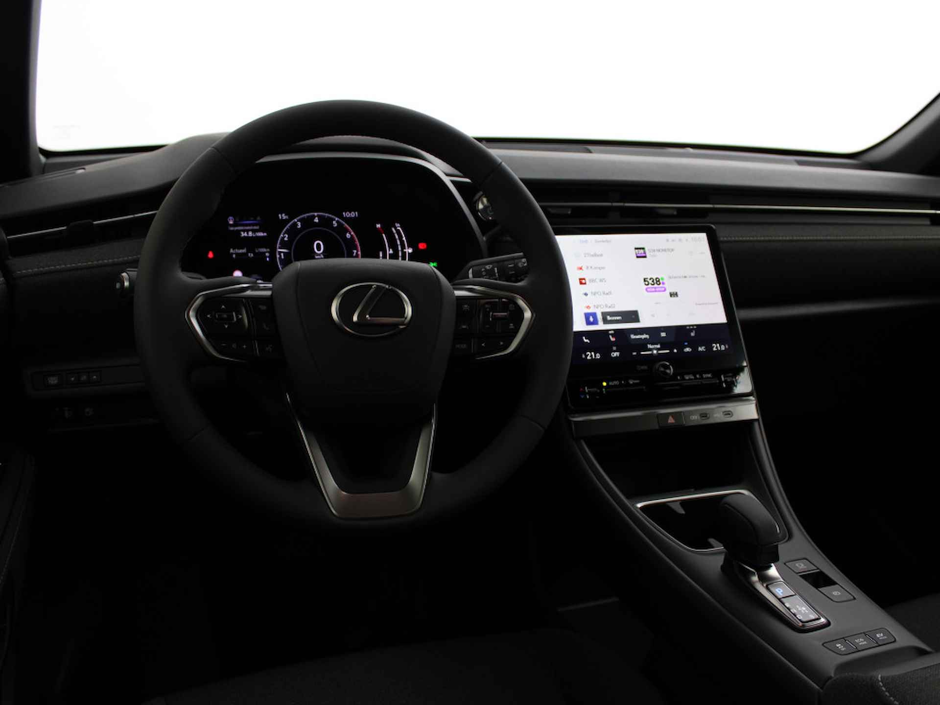 Lexus LBX Business Line | Lexus Link Pro Multimedia | Stoelverwarming | Park Assist | Draadloze telefoonlader | - 8/41