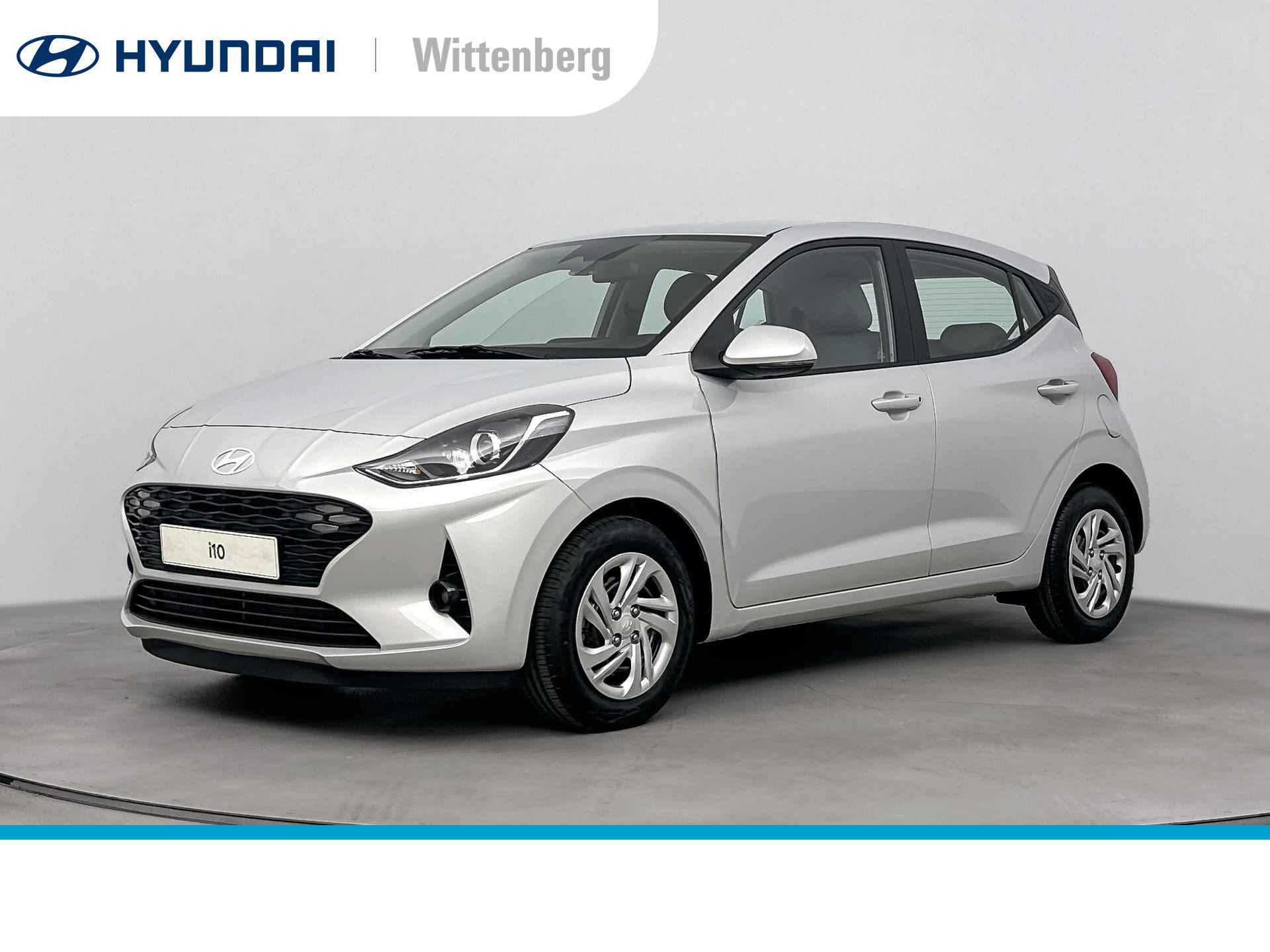 Hyundai i10 1.0 Premium | Incl. €1000,- Smart Bonus! | Navigatie | Camera | Climate control | Apple Carplay | Cruise control | - 1/28