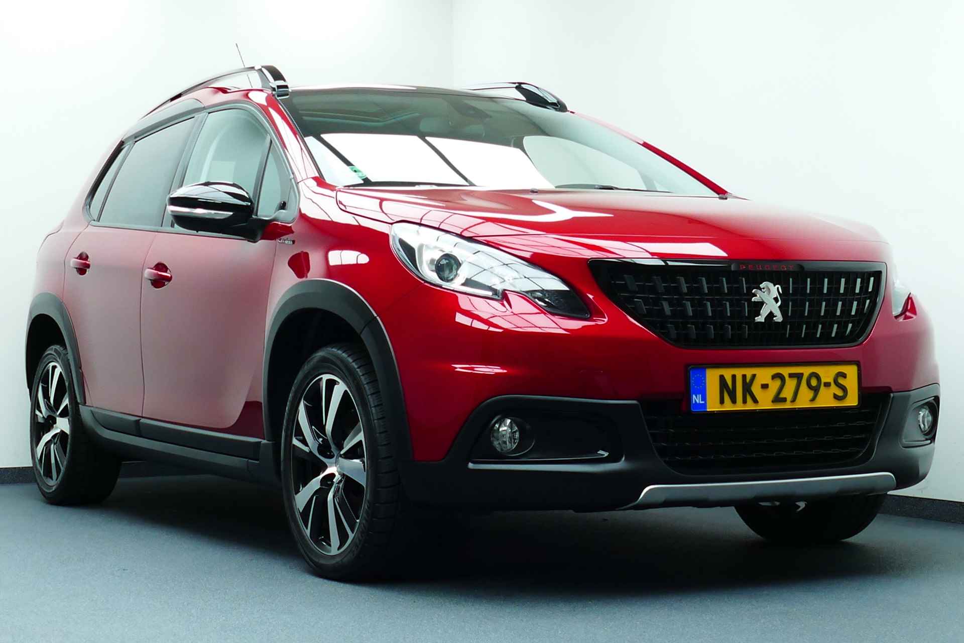 Peugeot 2008 1.2 110pk GT-line. Panodak, Half Leer, Navi, Camera, Clima, 17"LMV, Haak 1250kg - 2/40