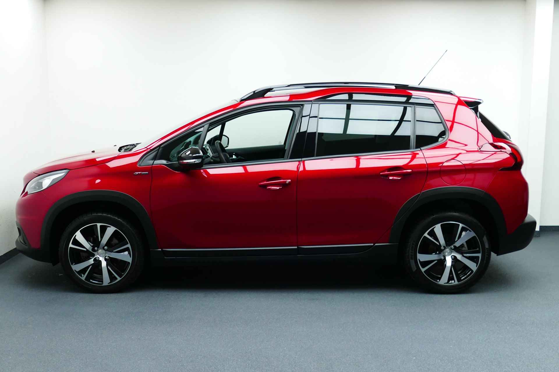 Peugeot 2008 1.2 110pk GT-line. Panodak, Half Leer, Navi, Camera, Clima, 17"LMV, Haak 1250kg - 11/40