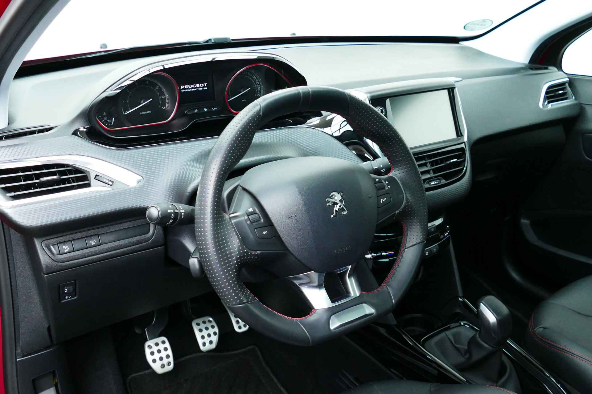 Peugeot 2008 1.2 110pk GT-line. Panodak, Half Leer, Navi, Camera, Clima, 17"LMV, Haak 1250kg - 13/40