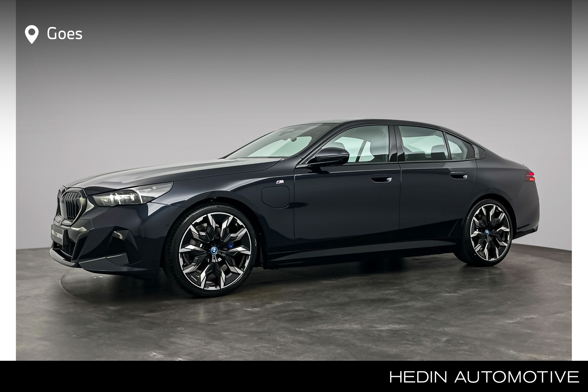 BMW 5 Serie Sedan 530e | Glazen panoramadak | M Sportpakket Pro | Harman Kardon