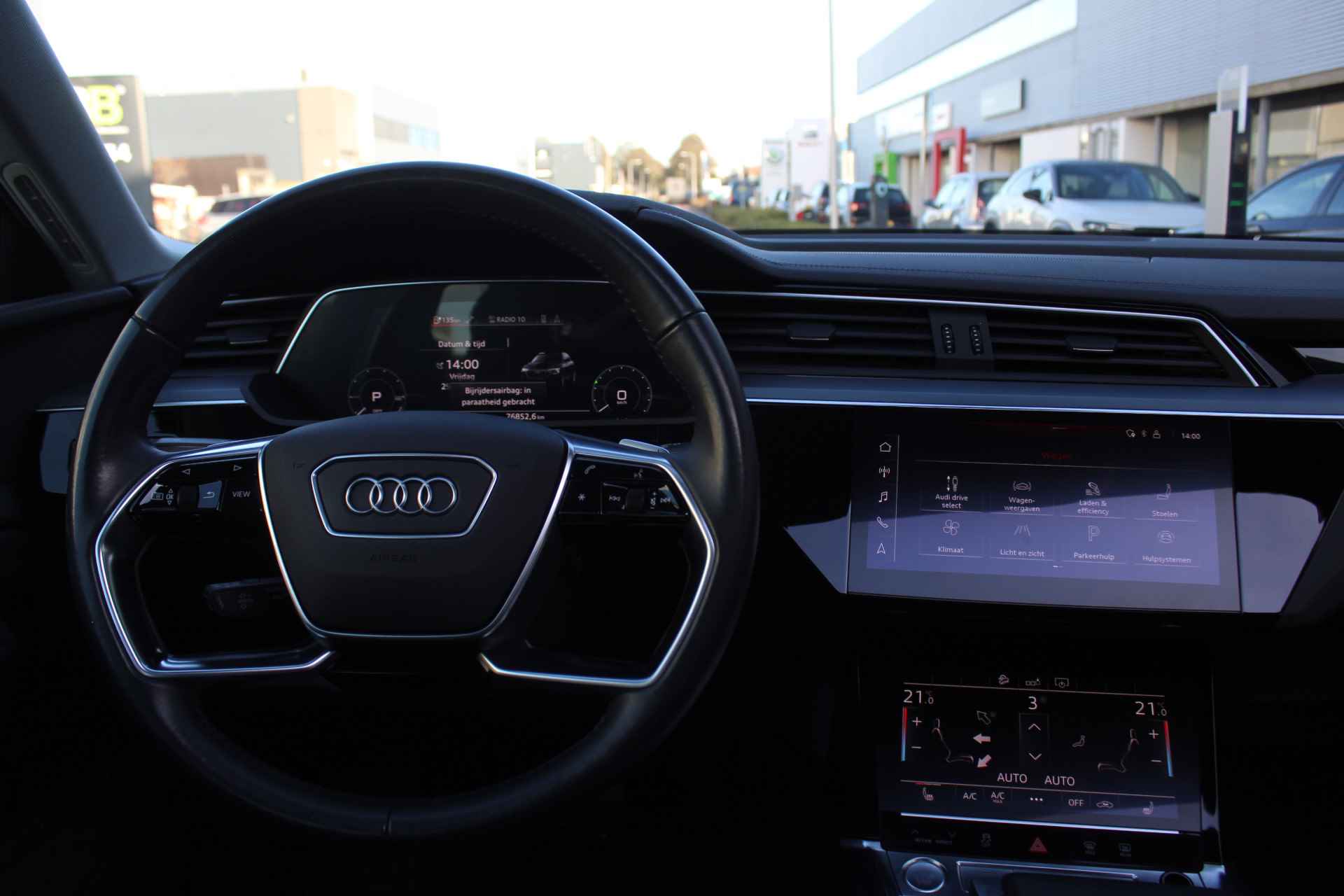 Audi e-tron e-tron 50 quattro Launch edition plus 71 kWh / NAVI / 20"LMV / APP.Connect / PANODAK / LEDER - 15/41