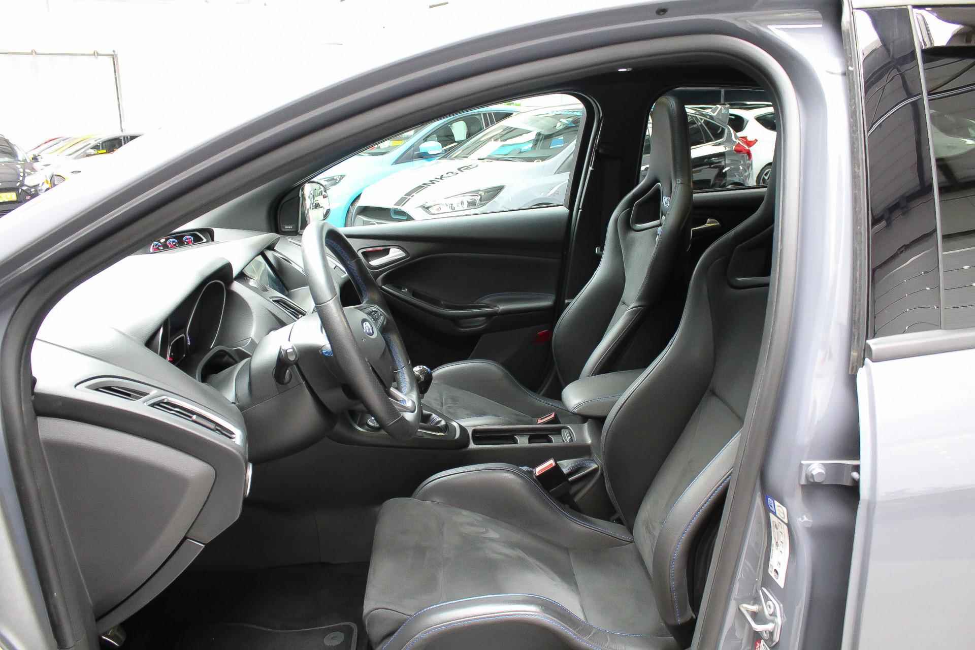 Ford Focus 2.3 350pk RS |schaalstoelen|schuifdak|Sony|camera en parkeersensoren|cruise control|19" gesmeden wielen| - 36/38