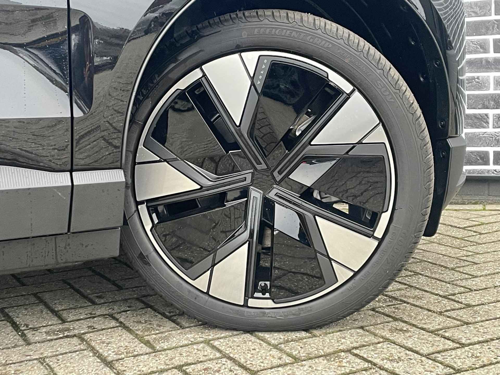 Volvo EX30 Single Motor Extended Range Plus 69 kWh | 20" lichtmetaal velgen | extra getint glas | Harman Kardon audio | Stoel en stuurverwarming - 5/9