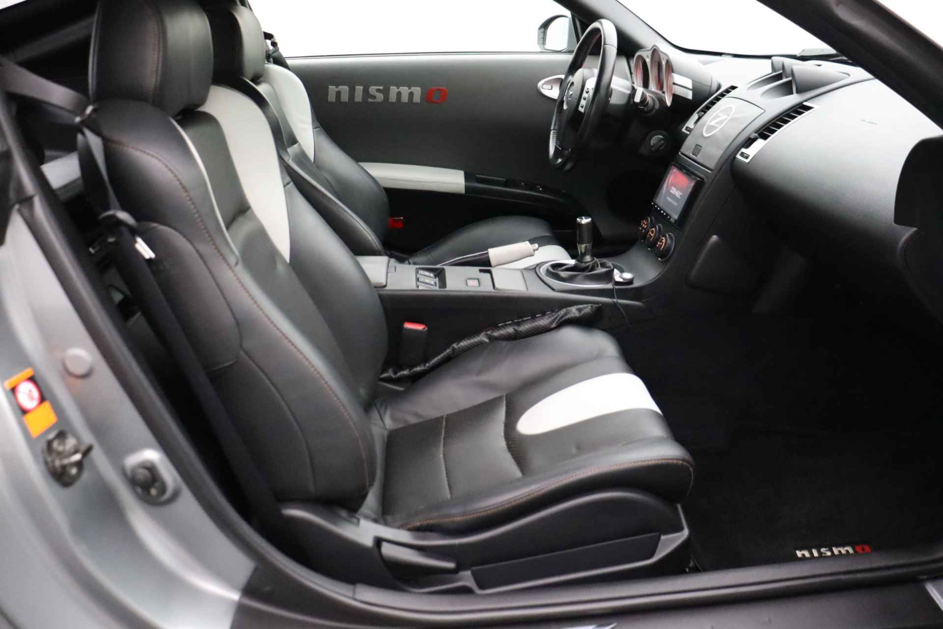 Nissan 350Z 3.5 V6 R-tune | 1e eigenaar | Nieuwstaat | Carbon | Leder | Xenon | Stoelverwarming - 13/23