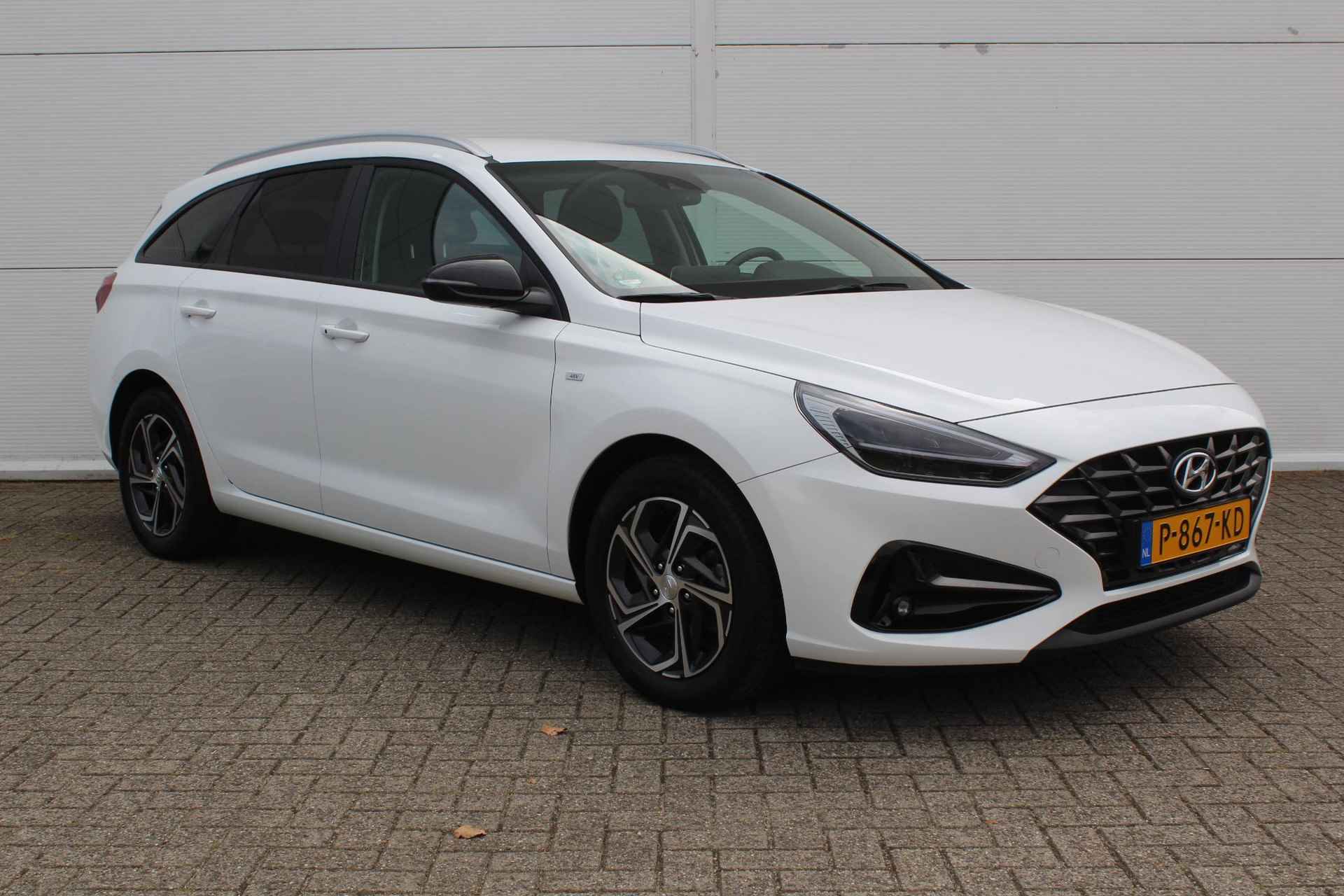 Hyundai i30 Wagon 1.0 T-GDi MHEV Comfort Smart / Trekhaak Afneembaar (1000 KG) / Navigatie + Apple Carplay/Android Auto / Cruise Control / Keyless Entry & Start / Achteruitrijcamera / - 17/41