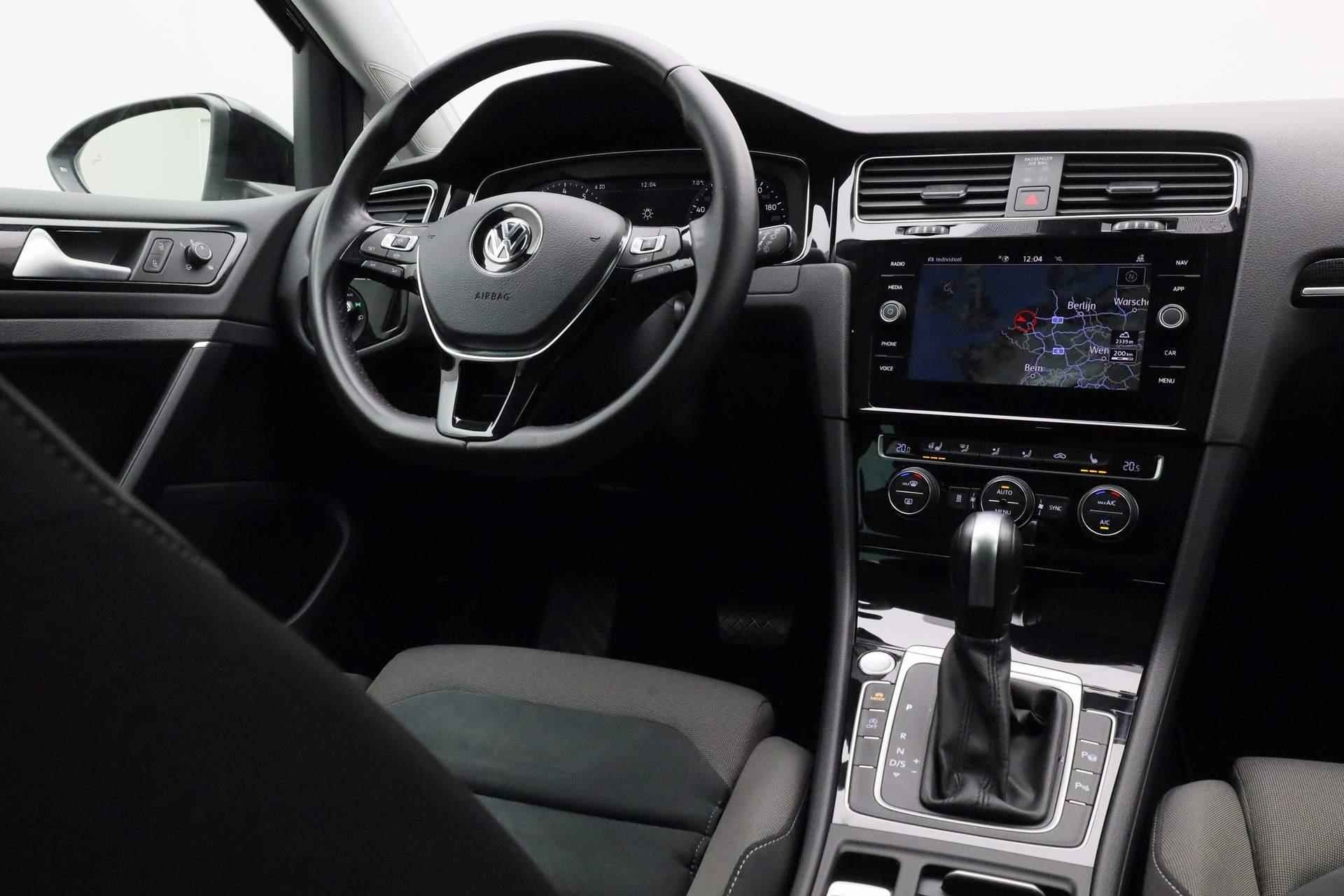 Volkswagen Golf Variant 1.5 TSI 150PK DSG Highline Business R | Pano | Stuur-/stoelverwarming | Digitaal Cockpit | ACC - 28/40