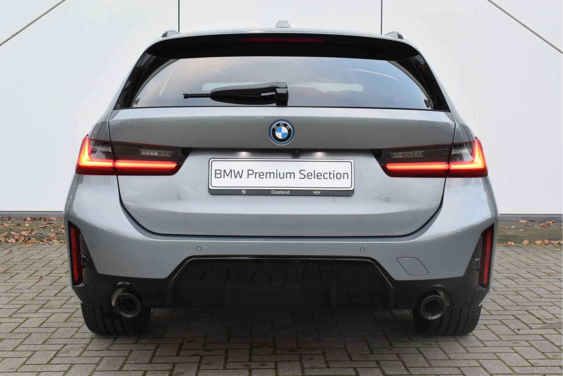 BMW 3 Serie Touring 330e High Executive M Sport Automaat / Sportstoelen / Stoelverwarming / Verwarmd stuurwiel / Adaptieve LED / Active Cruise Control / Harman Kardon / Live Cockpit Professional - 9/31