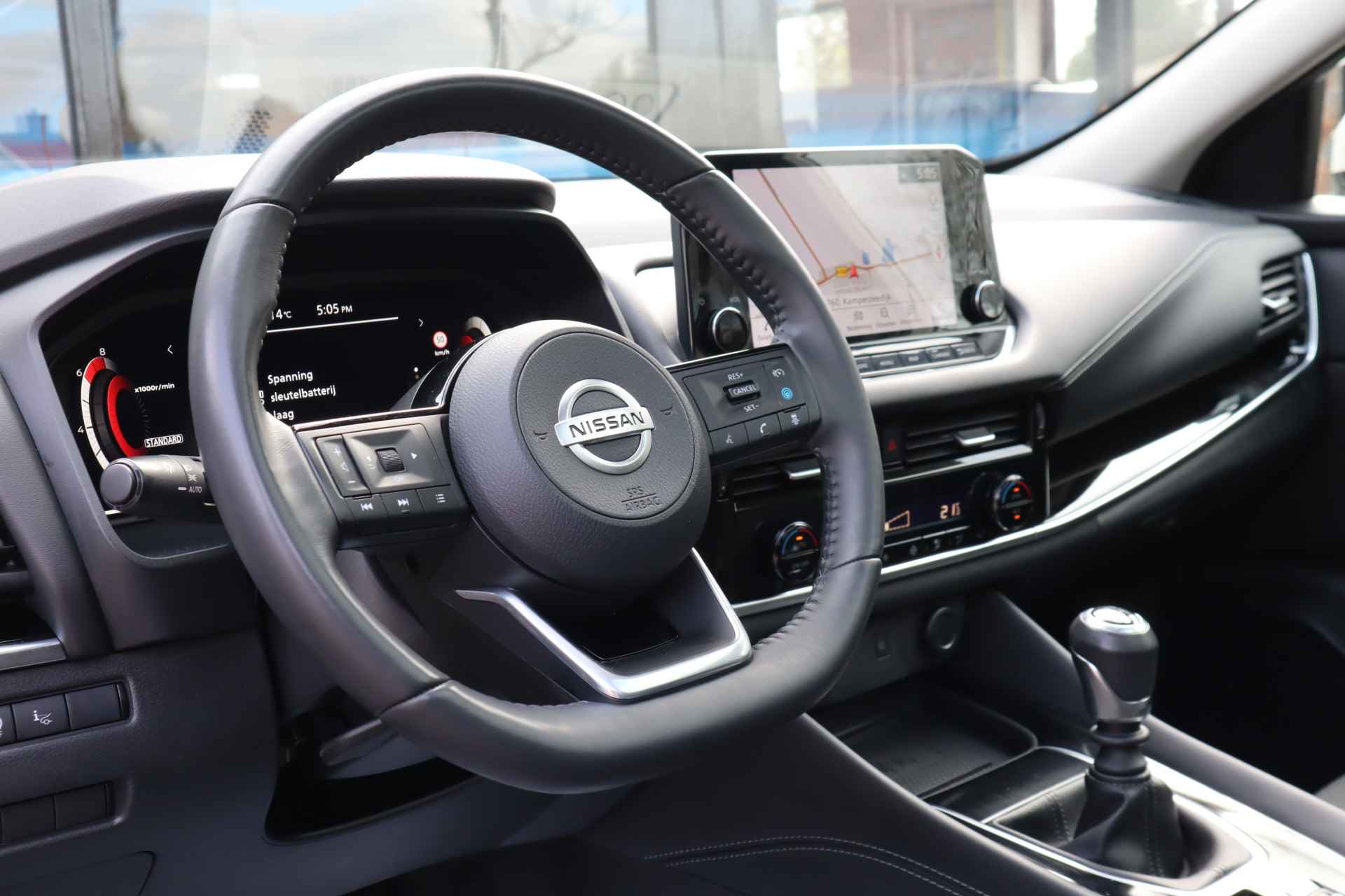 Nissan QASHQAI 1.3 MHEV Premiere Edition | Trekhaak | Panoramadak | Parelmoer Lak | Digitaal Dashboard - 11/46