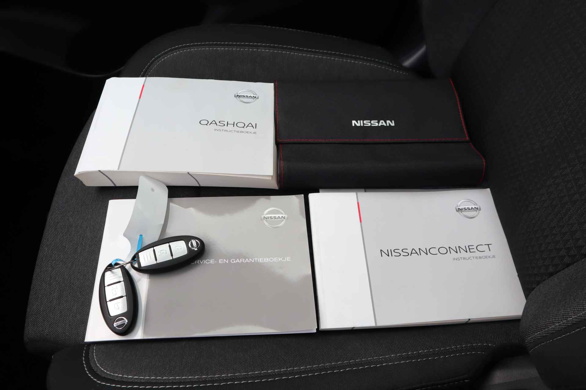 Nissan QASHQAI 1.3 MHEV Premiere Edition | Trekhaak | Panoramadak | Parelmoer Lak | Digitaal Dashboard - 19/46