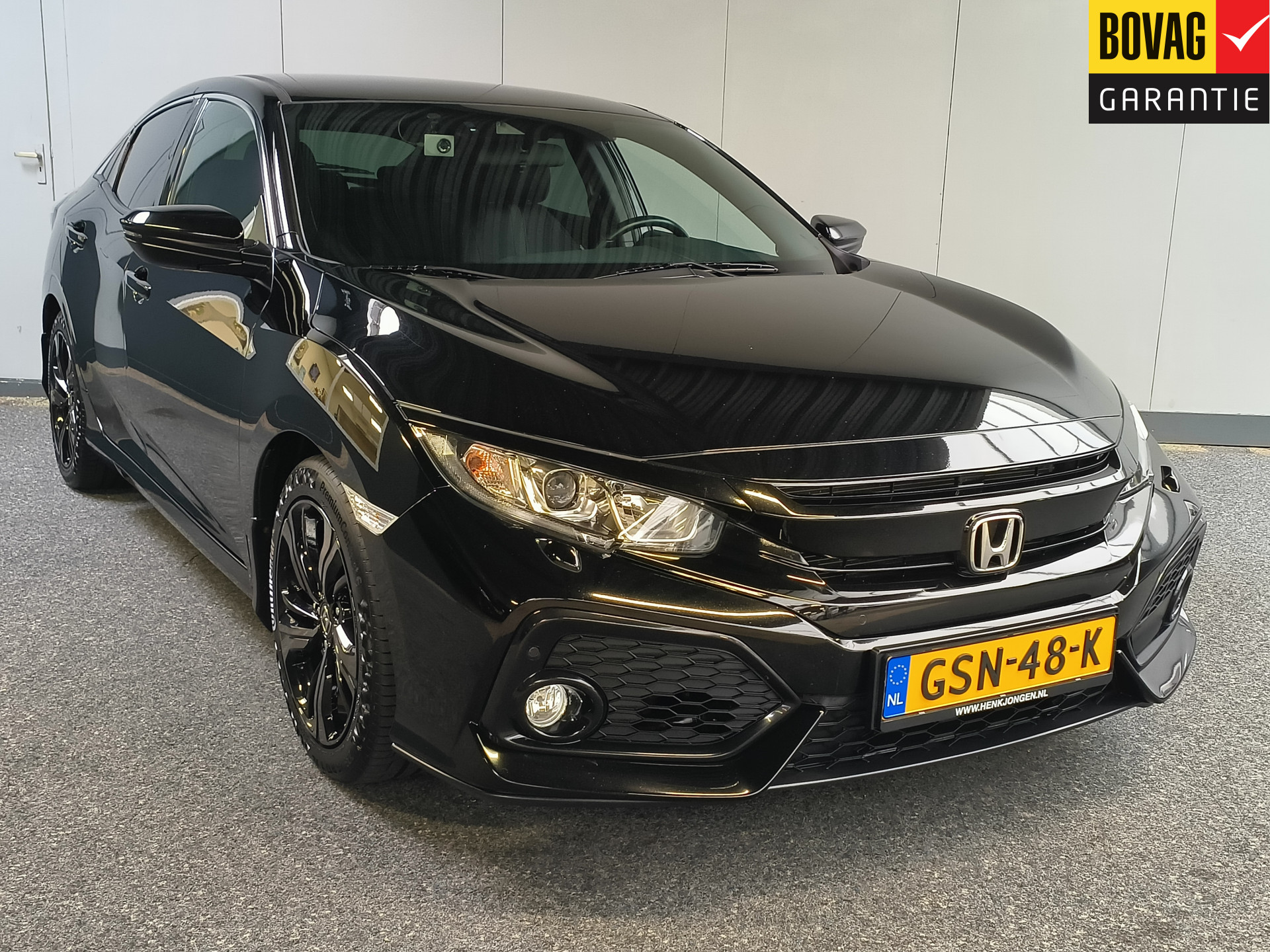 Honda Civic 1.0 i-VTEC Elegance AUTOMAAT uit 2018 Rijklaar + 12 maanden Bovag-garantie Henk Jongen Auto's in Helmond,  al 50 jaar service zoals 't hoort!