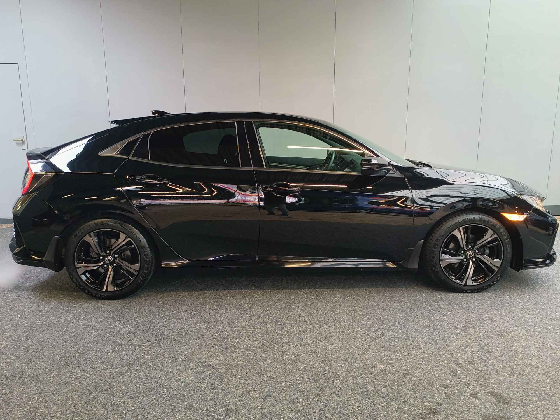 Honda Civic 1.0 i-VTEC Elegance AUTOMAAT uit 2018 Rijklaar + 12 maanden Bovag-garantie Henk Jongen Auto's in Helmond,  al 50 jaar service zoals 't hoort! - 3/36