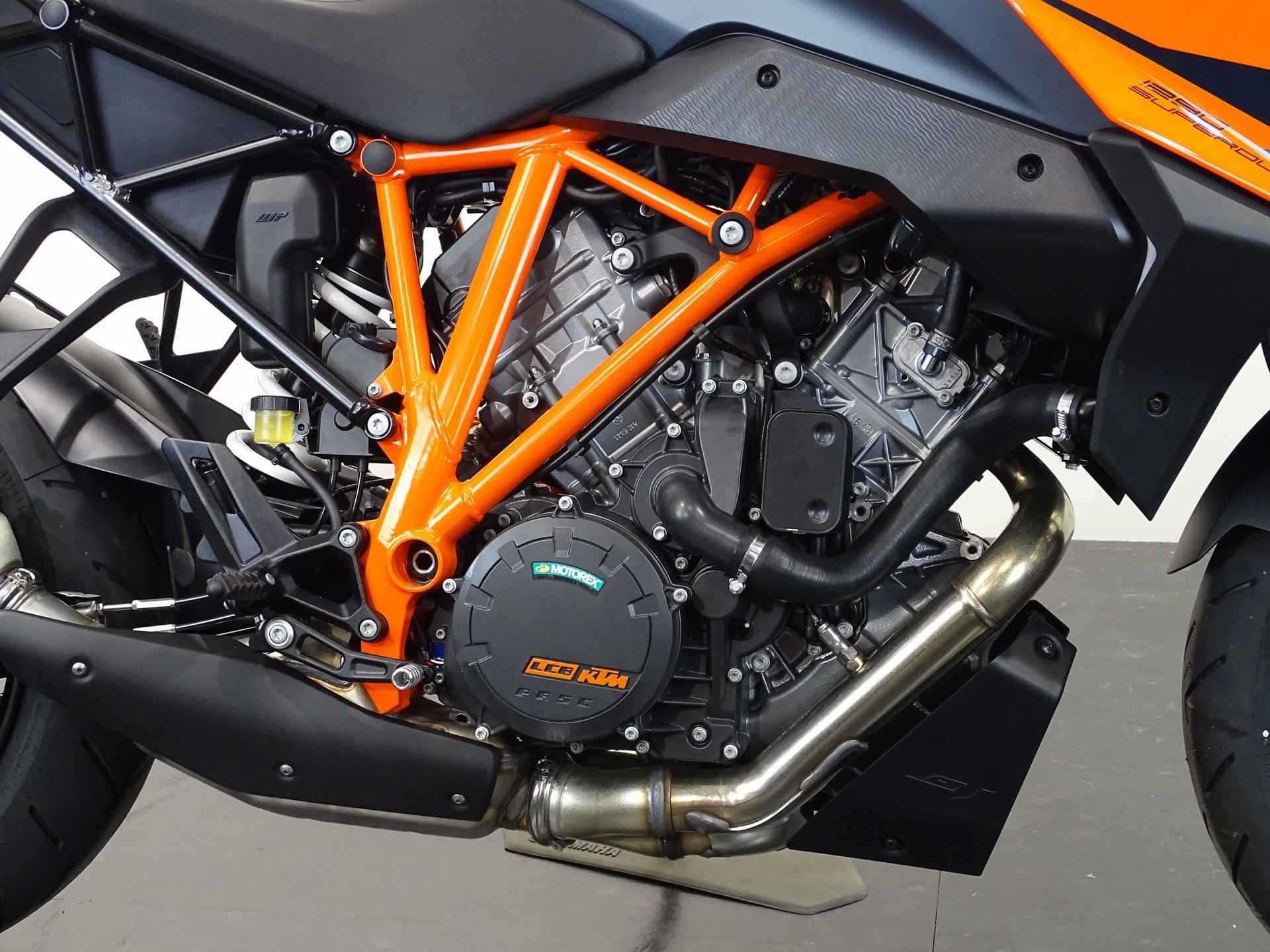 KTM 1290 SUPER DUKE GT - 4/12