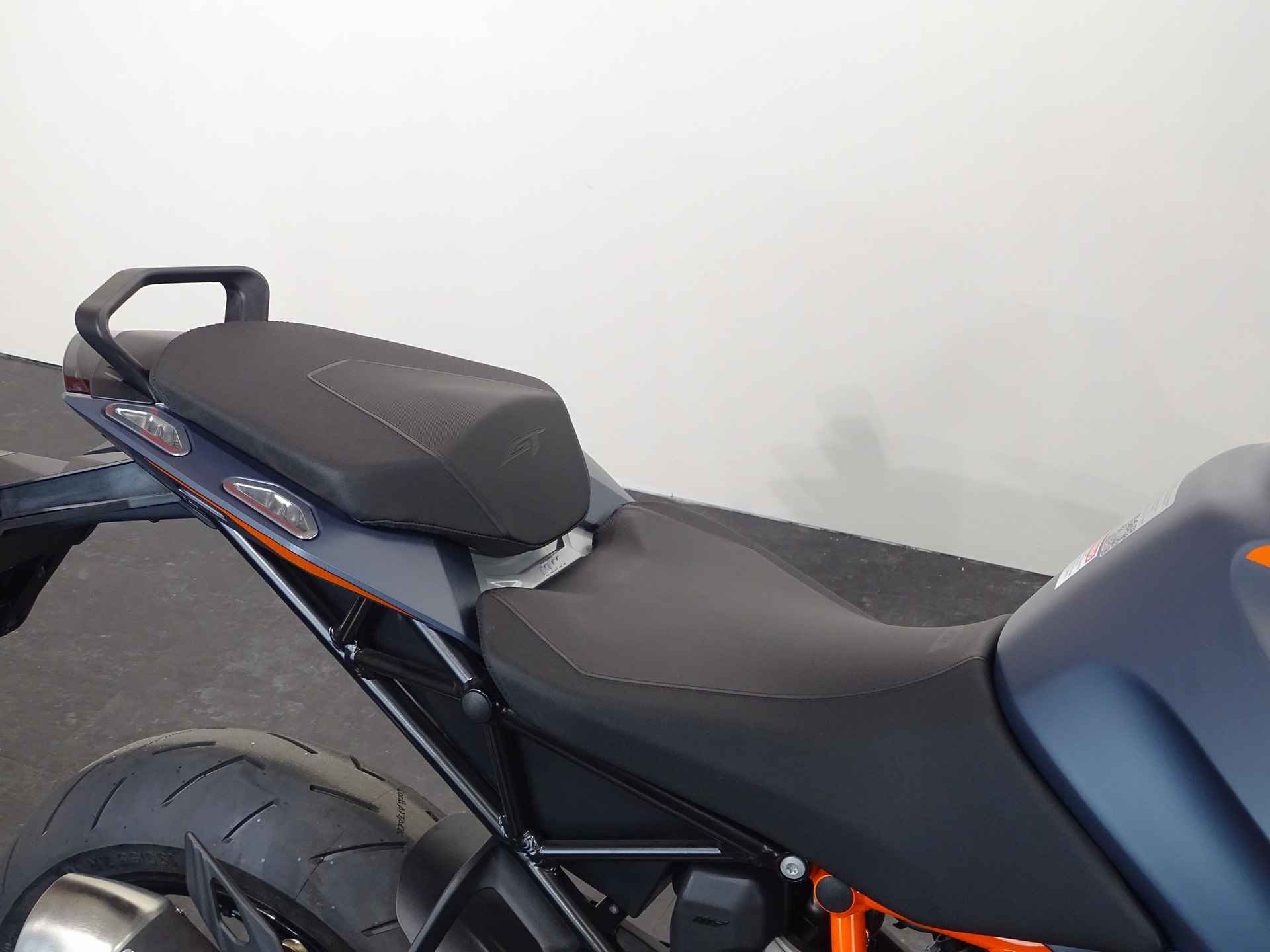 KTM 1290 SUPER DUKE GT - 5/12