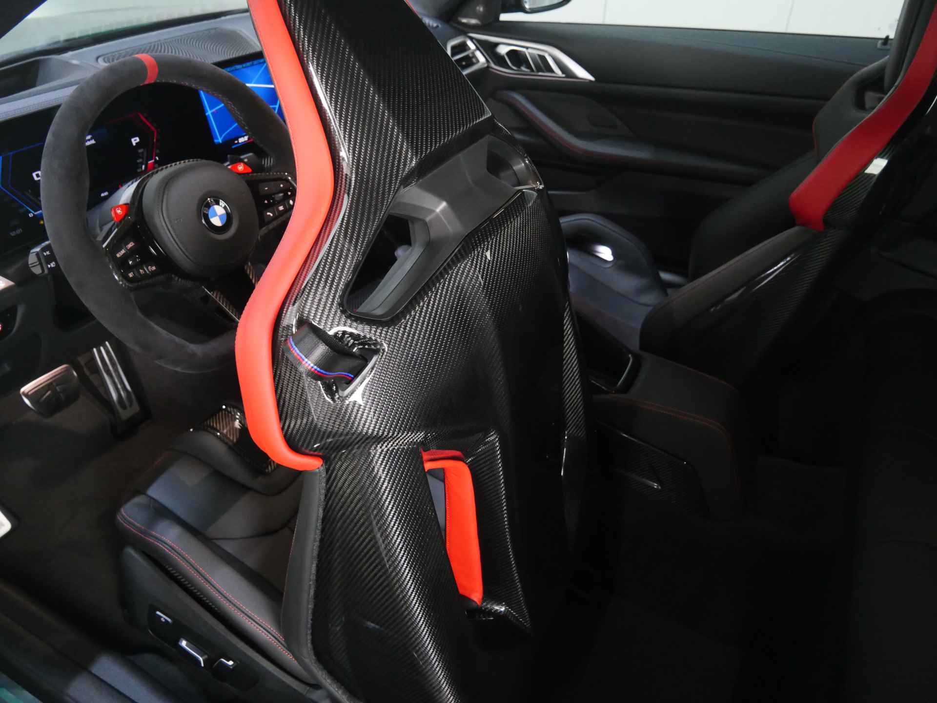 BMW 4 Serie Coupé M4 CS High Executive Automaat / M Drive Professional / M Carbon kuipstoelen / M Carbon-keramische remmen / M Adaptief onderstel / Adaptieve LED - 13/53