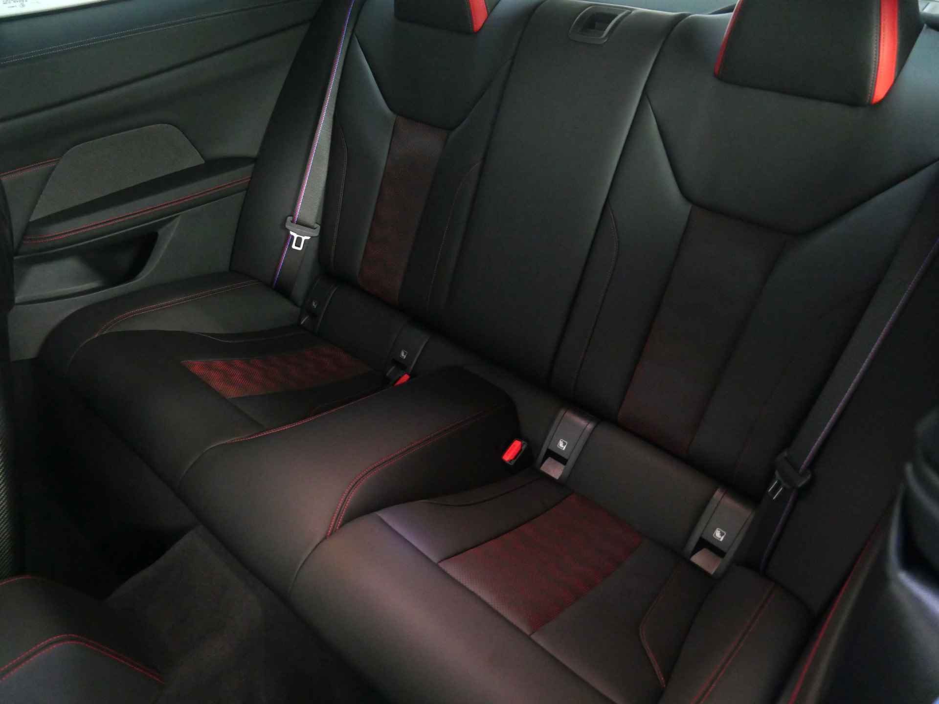 BMW 4 Serie Coupé M4 CS High Executive Automaat / M Drive Professional / M Carbon kuipstoelen / M Carbon-keramische remmen / M Adaptief onderstel / Adaptieve LED - 14/53