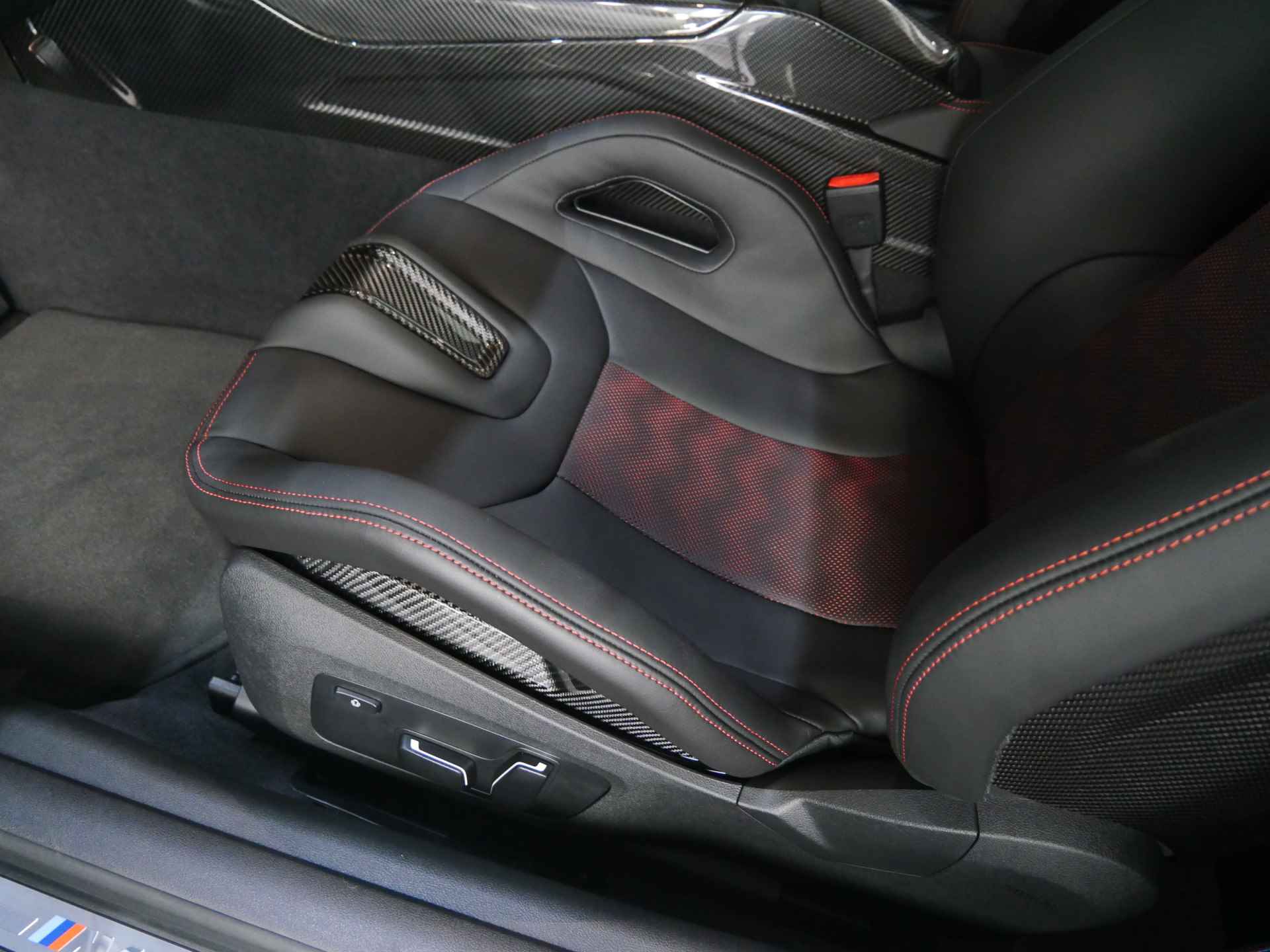 BMW 4 Serie Coupé M4 CS High Executive Automaat / M Drive Professional / M Carbon kuipstoelen / M Carbon-keramische remmen / M Adaptief onderstel / Adaptieve LED - 15/53