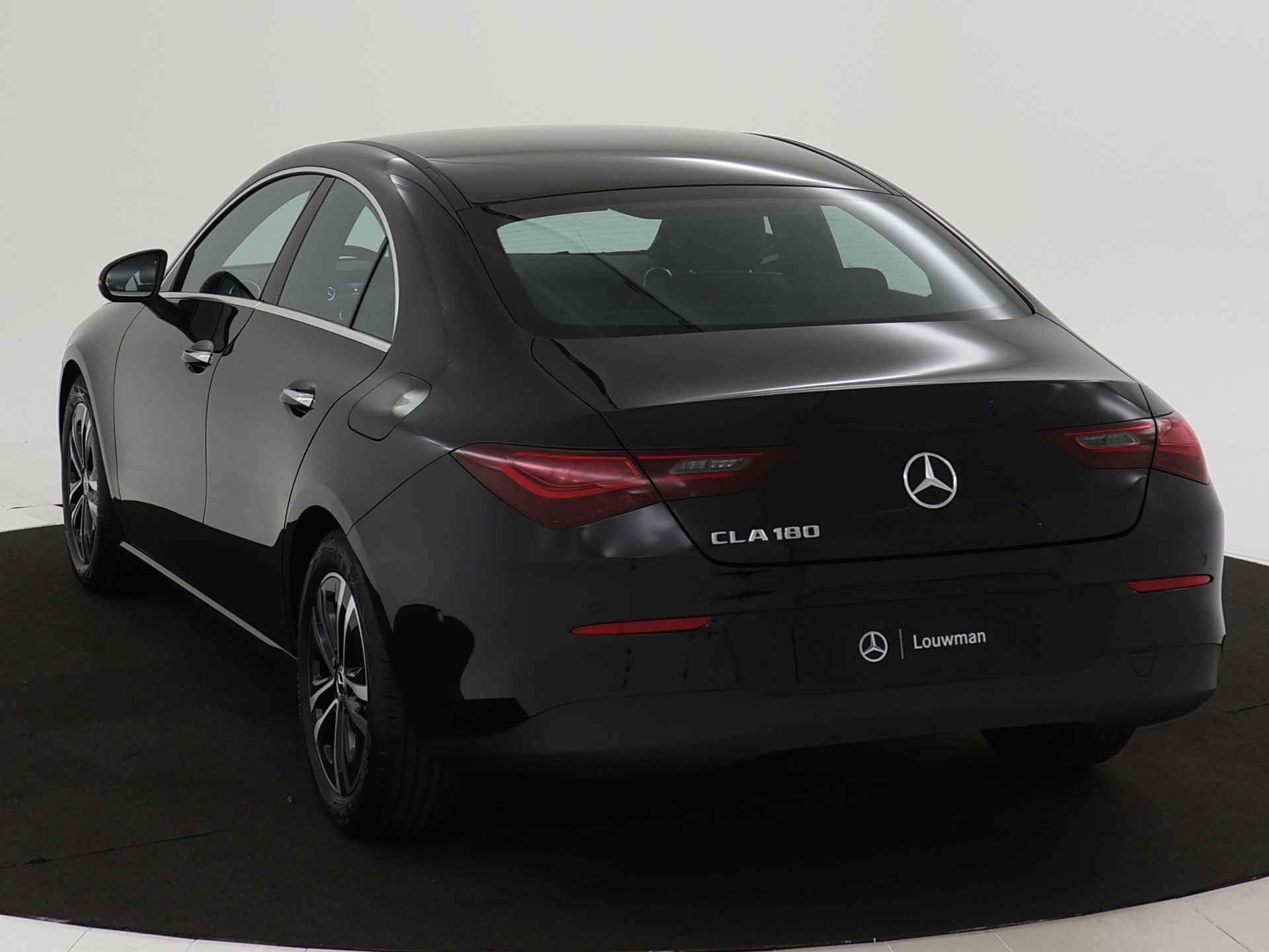 Mercedes-Benz CLA-Klasse 180 Star Edition | Parkeerpakket met achteruitrijcamera | KEYLESS GO | Dodehoekassistent | USB pakket plus | Verwarmde stoelen vooraan | - 14/37