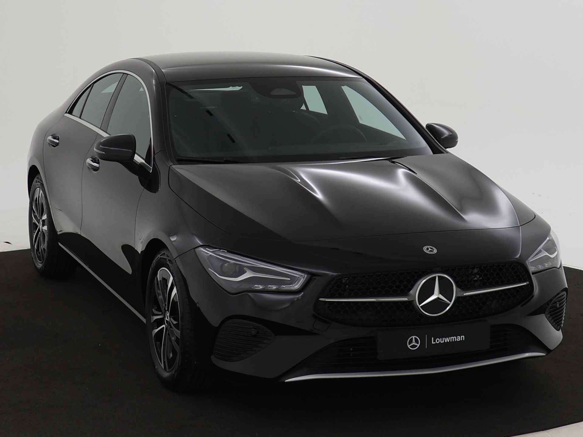 Mercedes-Benz CLA-Klasse 180 Star Edition | Parkeerpakket met achteruitrijcamera | KEYLESS GO | Dodehoekassistent | USB pakket plus | Verwarmde stoelen vooraan | - 24/37