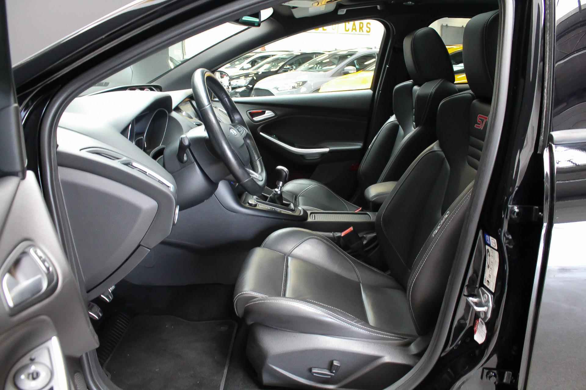 Ford Focus 2.0 250pk ST-3 PERFORMANCE PACK |schuifdak|Bi-xenon|BLIS|parkeersensoren|elektrisch verstelbare stoelen|bluetooth|19"| - 25/30