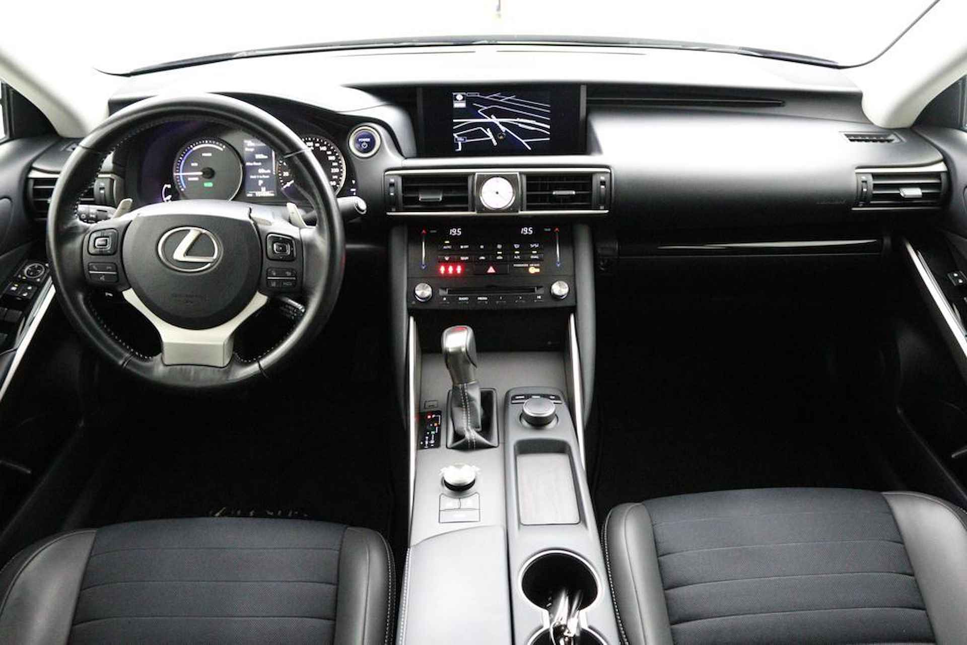 Lexus IS 300h Hybrid Business Line | Dealeronderhouden | Parkeersensoren | Regensensor | - 4/48