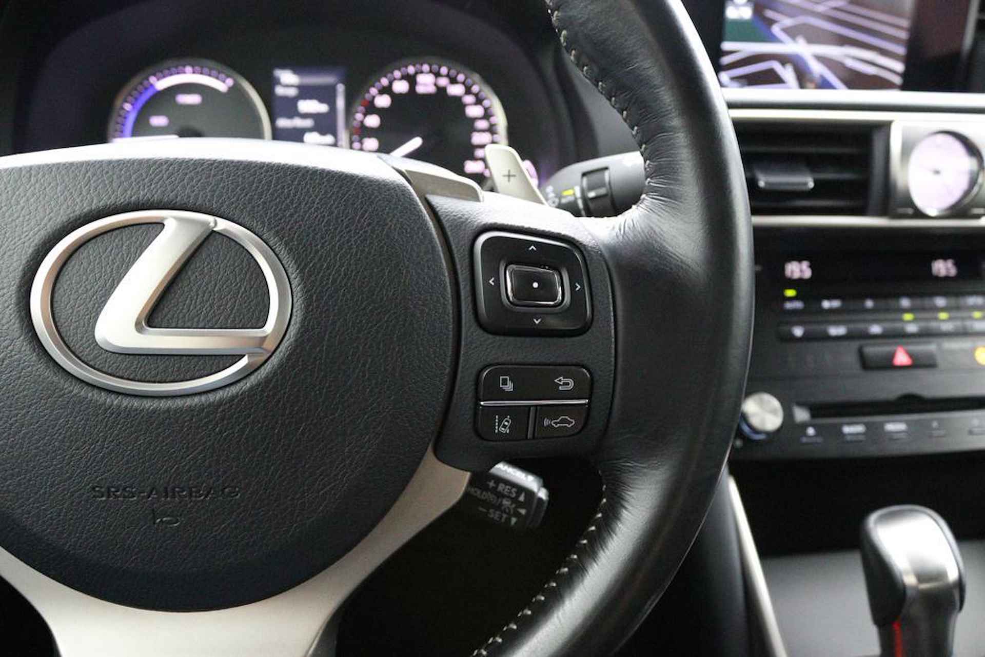 Lexus IS 300h Hybrid Business Line | Dealeronderhouden | Parkeersensoren | Regensensor | - 21/48