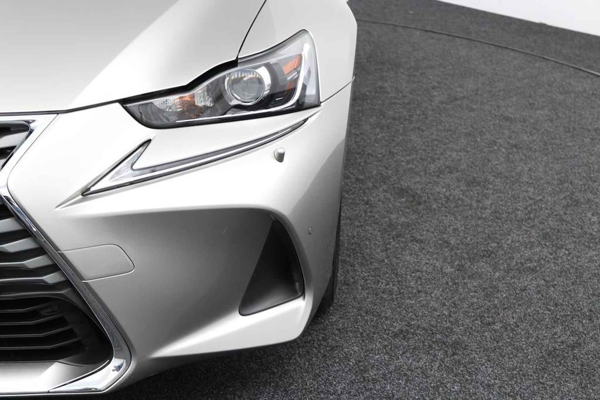 Lexus IS 300h Hybrid Business Line | Dealeronderhouden | Parkeersensoren | Regensensor | - 32/48