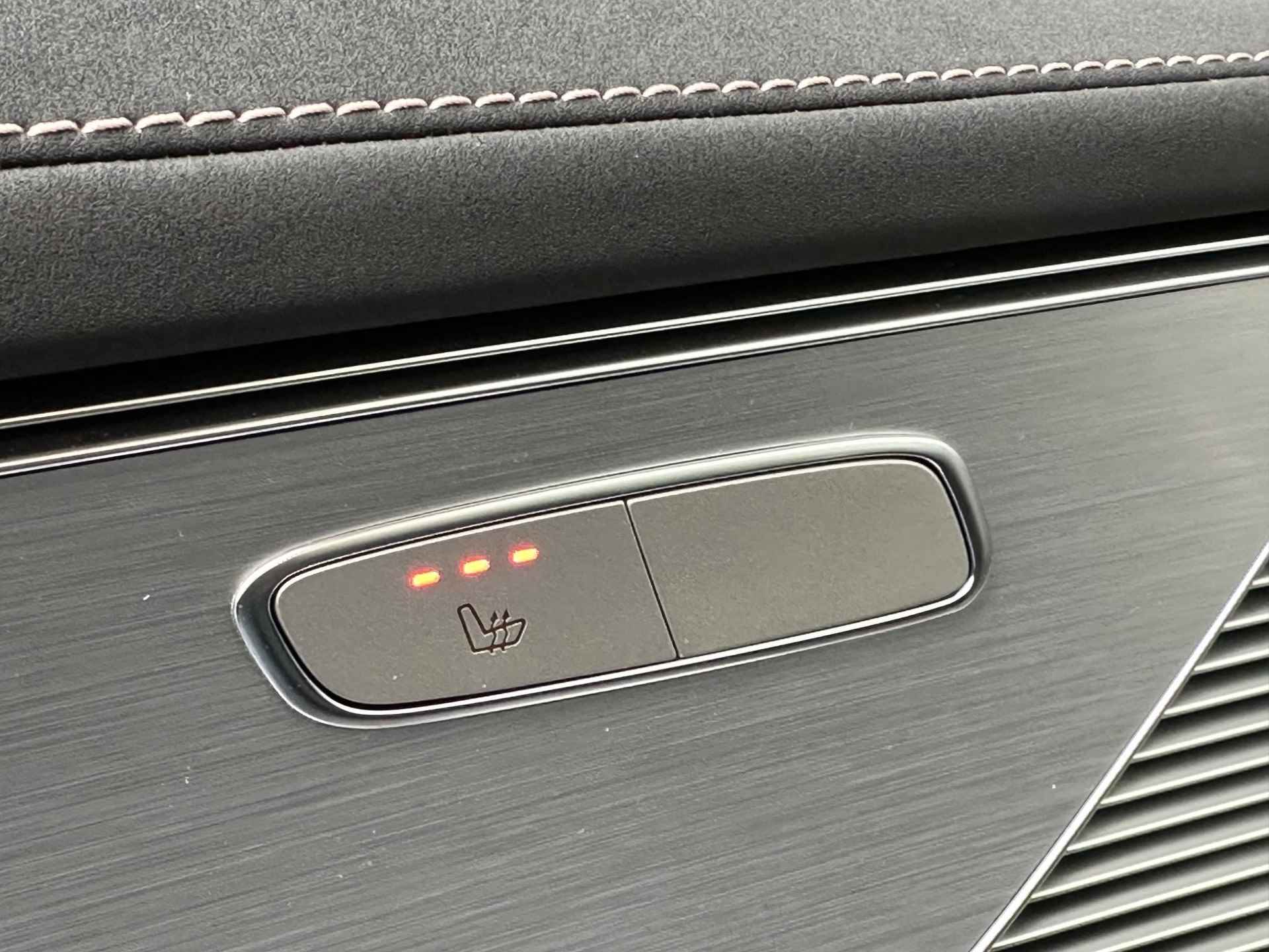 Mercedes-Benz EQC 400 4MATIC AMG Line | Schuifdak | Stoelverwarming | Achteruitrijcamera | Sfeerverlichting | Apple & Android Carplay - 7/14
