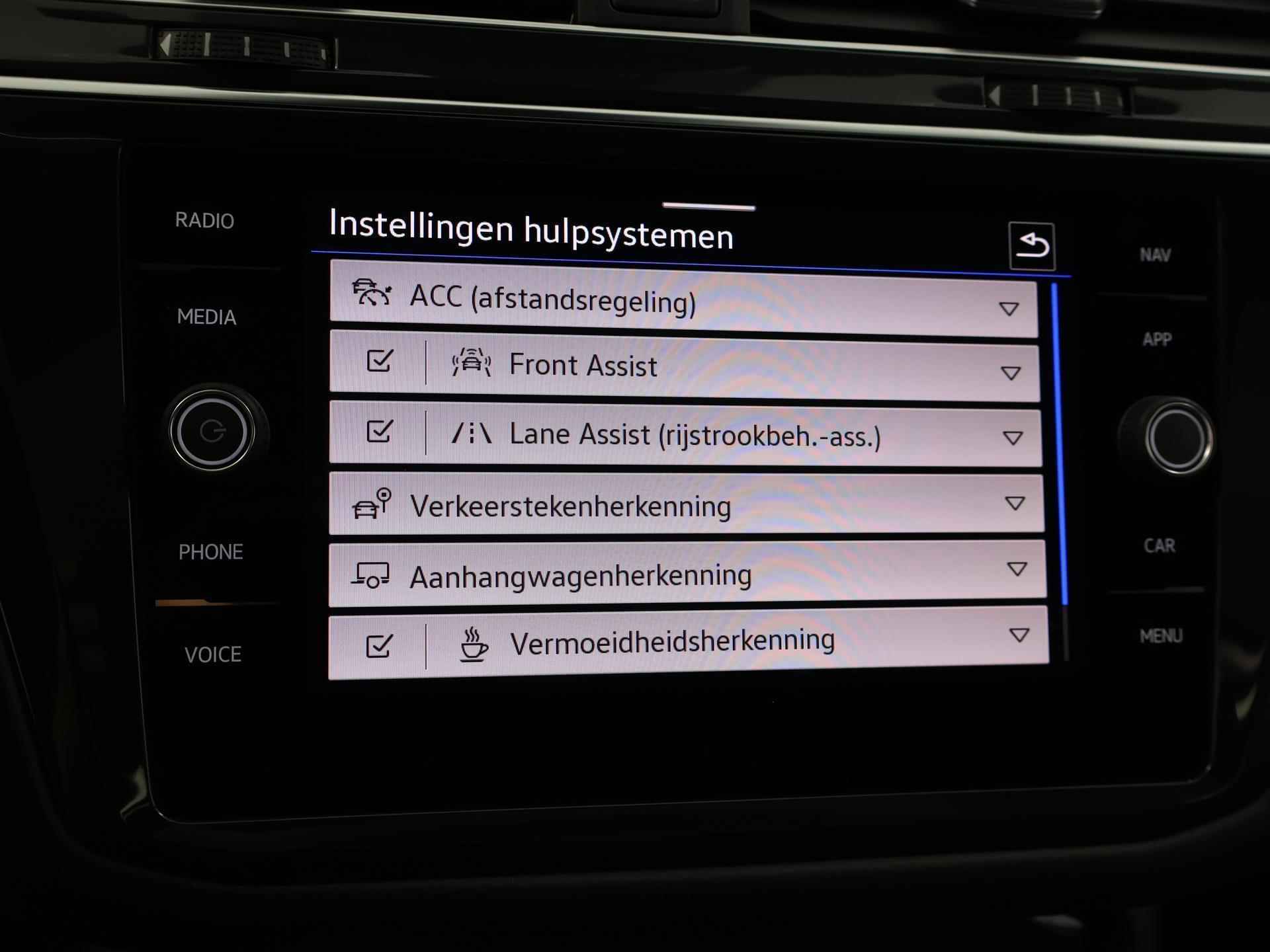 Volkswagen Tiguan 1.4 TSI eHybrid R-Line Business+ | Panoramadak | Adaptieve Cruise Control | LED Koplampen | Digitaal Dashboard | Trekhaak - 21/53