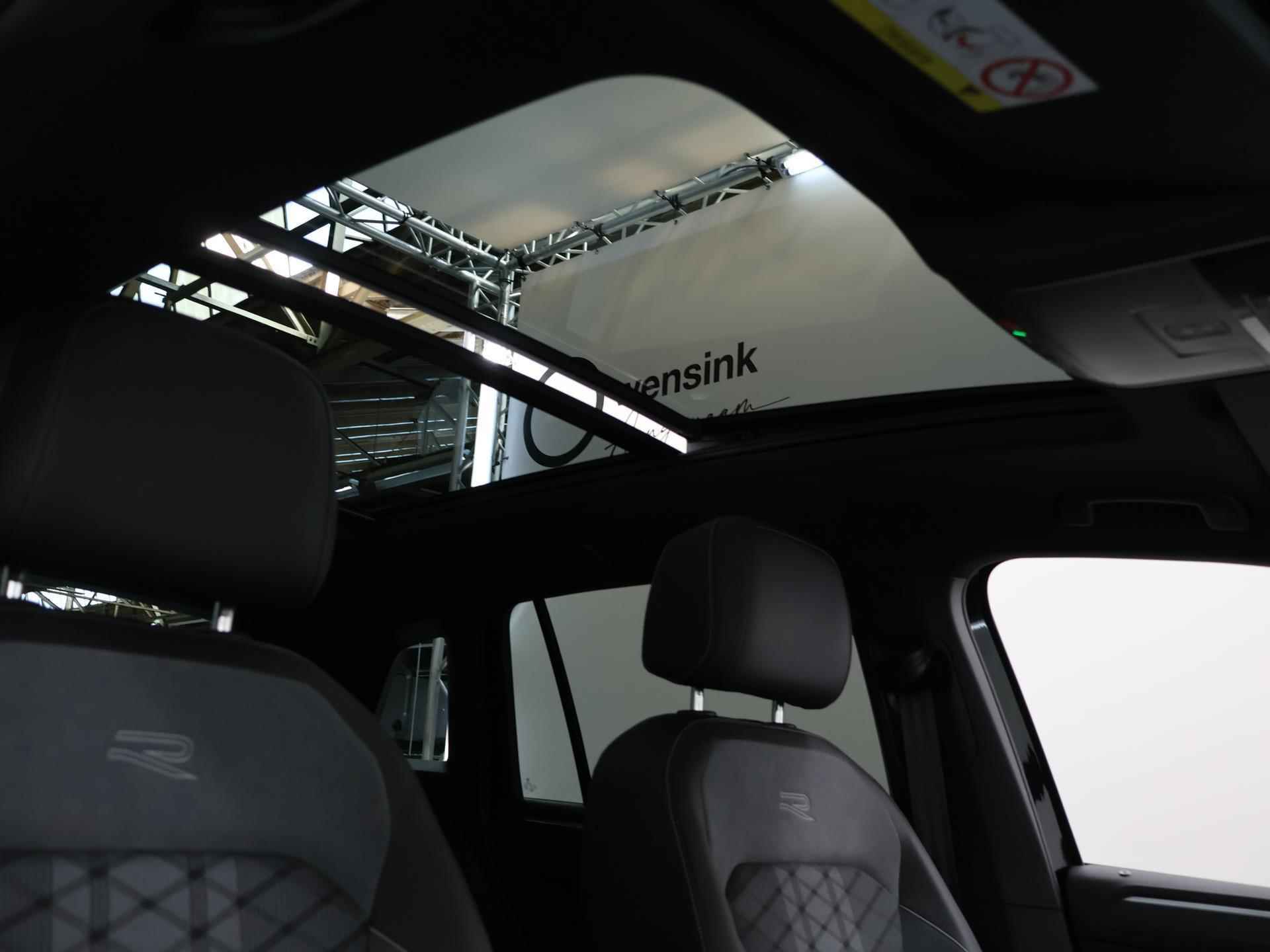 Volkswagen Tiguan 1.4 TSI eHybrid R-Line Business+ | Panoramadak | Adaptieve Cruise Control | LED Koplampen | Digitaal Dashboard | Trekhaak - 32/53
