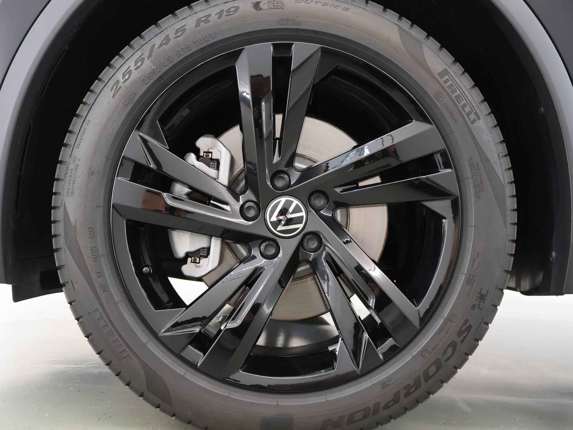 Volkswagen Tiguan 1.4 TSI eHybrid R-Line Business+ | Panoramadak | Adaptieve Cruise Control | LED Koplampen | Digitaal Dashboard | Trekhaak - 52/53