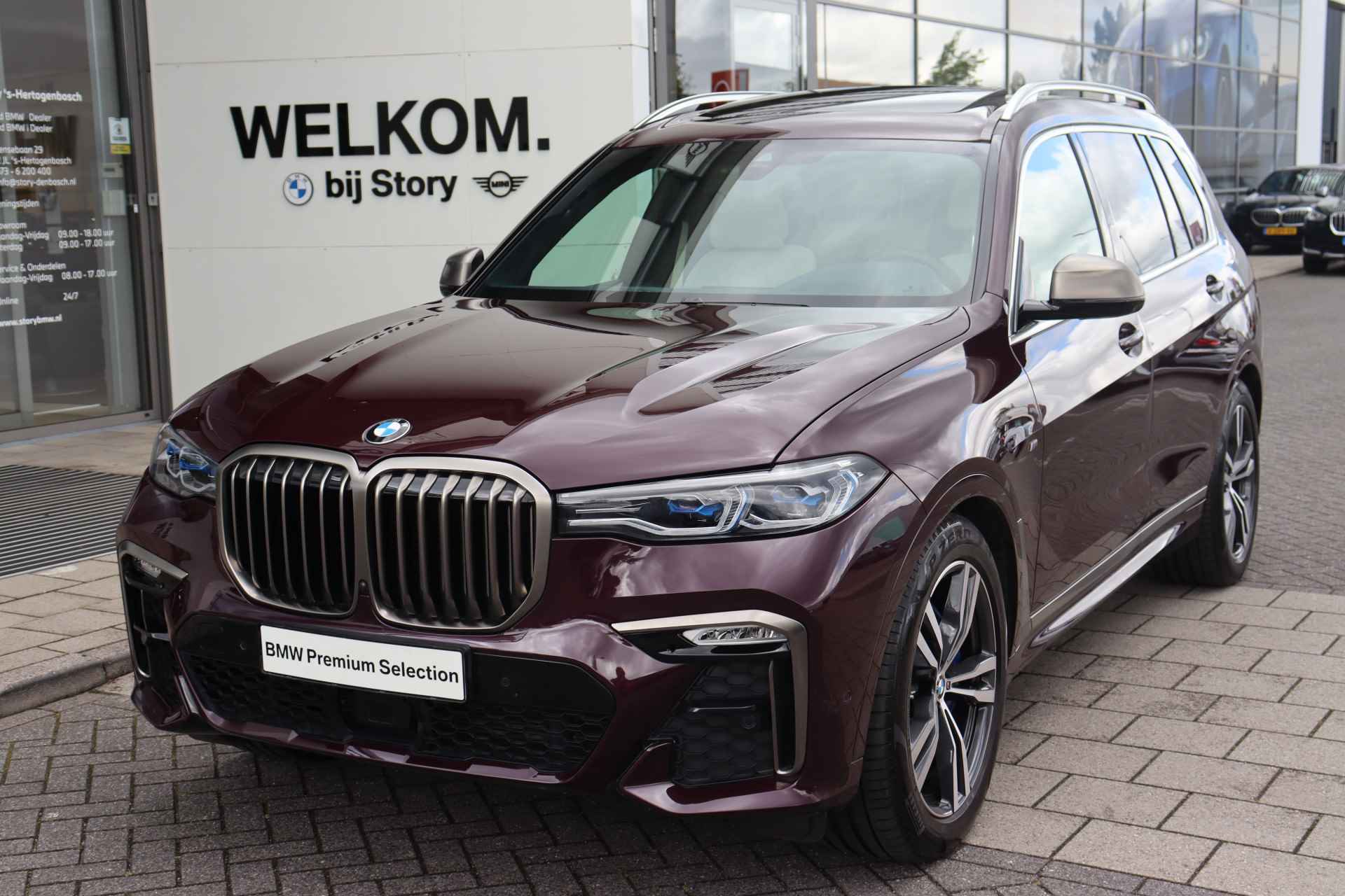 BMW X7 M50i High Executive Automaat / 7 zitplaatsen / Trekhaak / Laserlight / Parking Assistant Plus / Soft Close / Active Steering / Gesture Control / Comfortstoelen / Live Cockpit Professional - 4/37