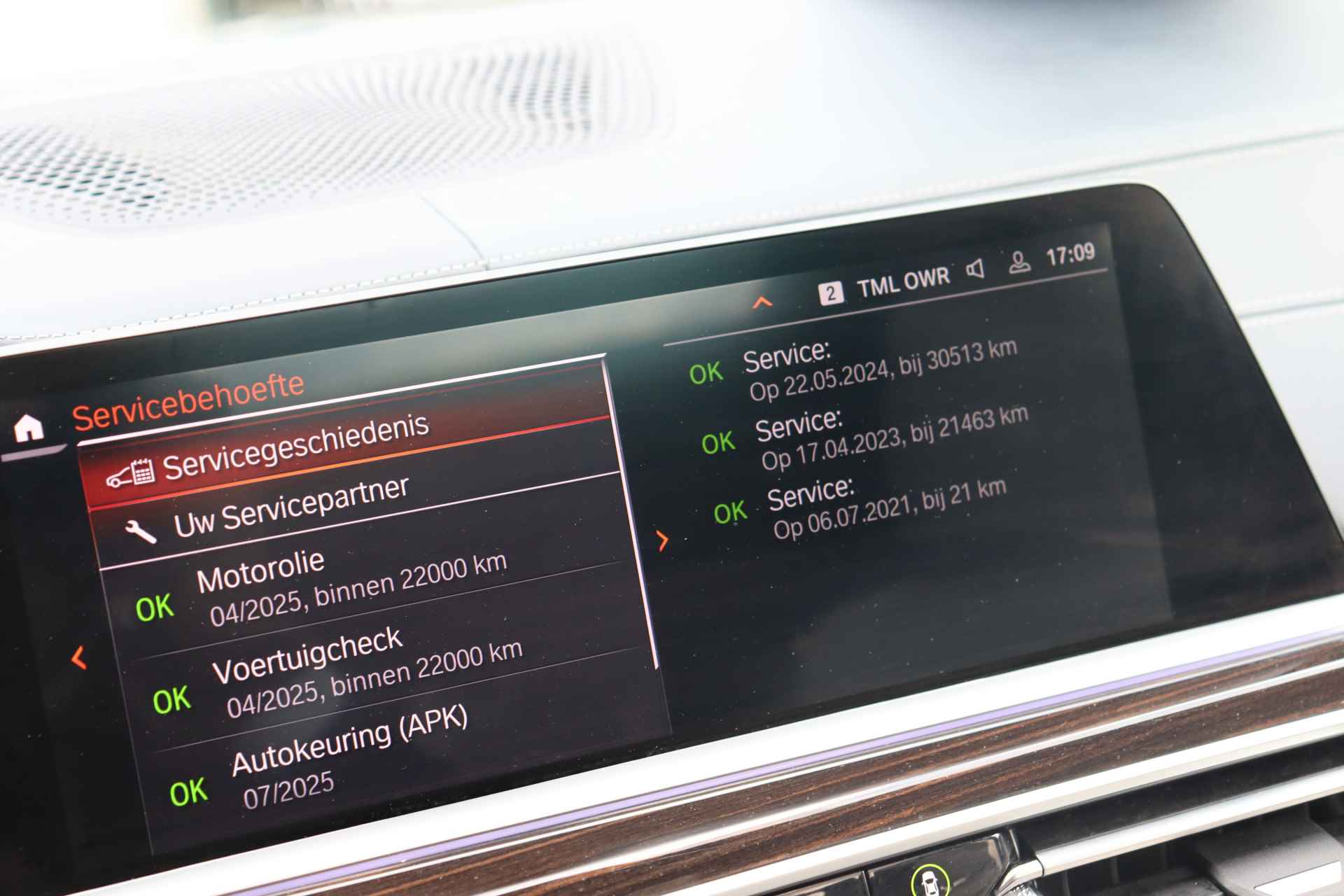 BMW X7 M50i High Executive Automaat / 7 zitplaatsen / Trekhaak / Laserlight / Parking Assistant Plus / Soft Close / Active Steering / Gesture Control / Comfortstoelen / Live Cockpit Professional - 25/37