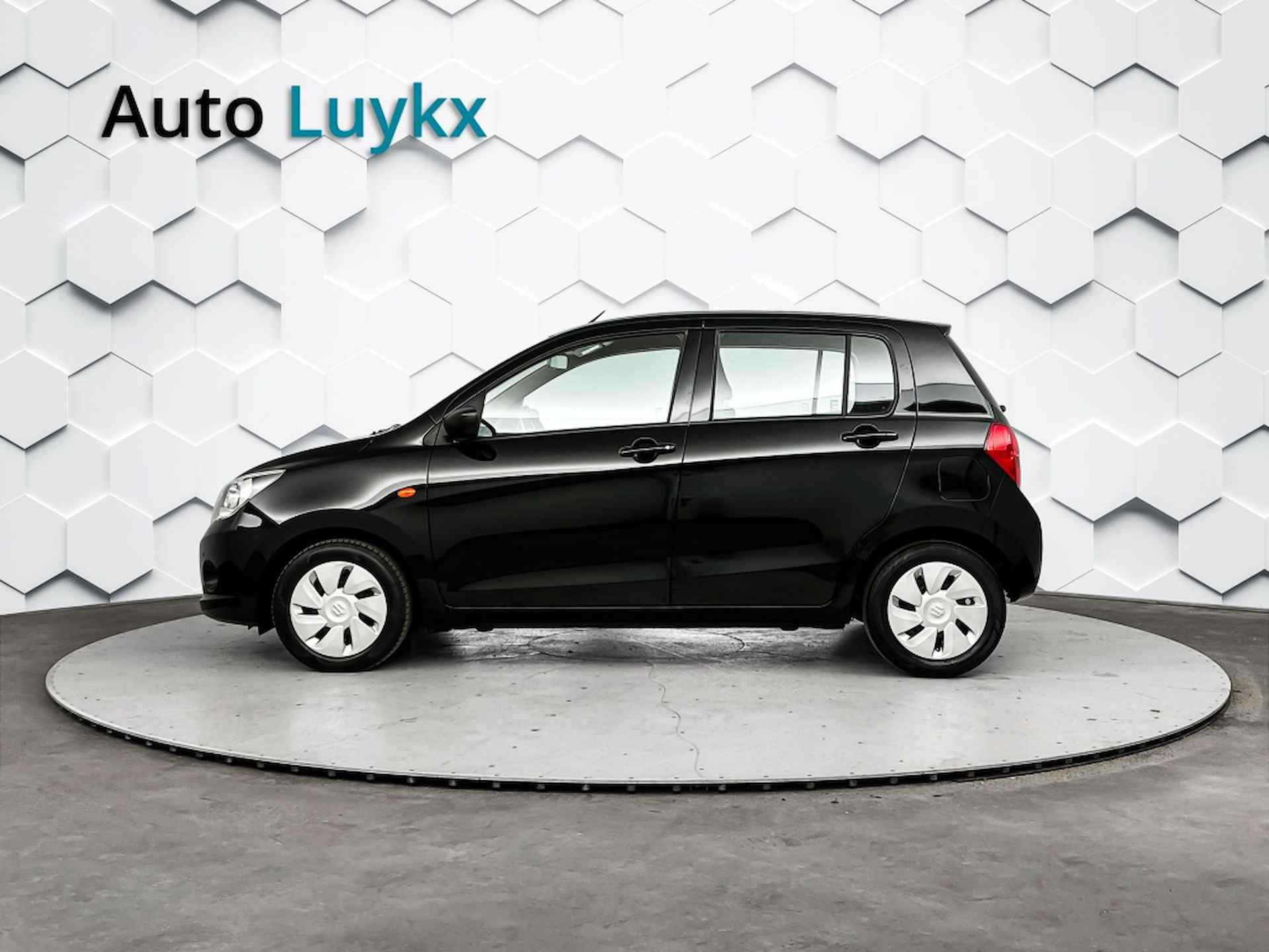 Suzuki Celerio 1.0 Comfort | Navigatie | Parkeersensoren voor + achter | Bluetooth - 2/36