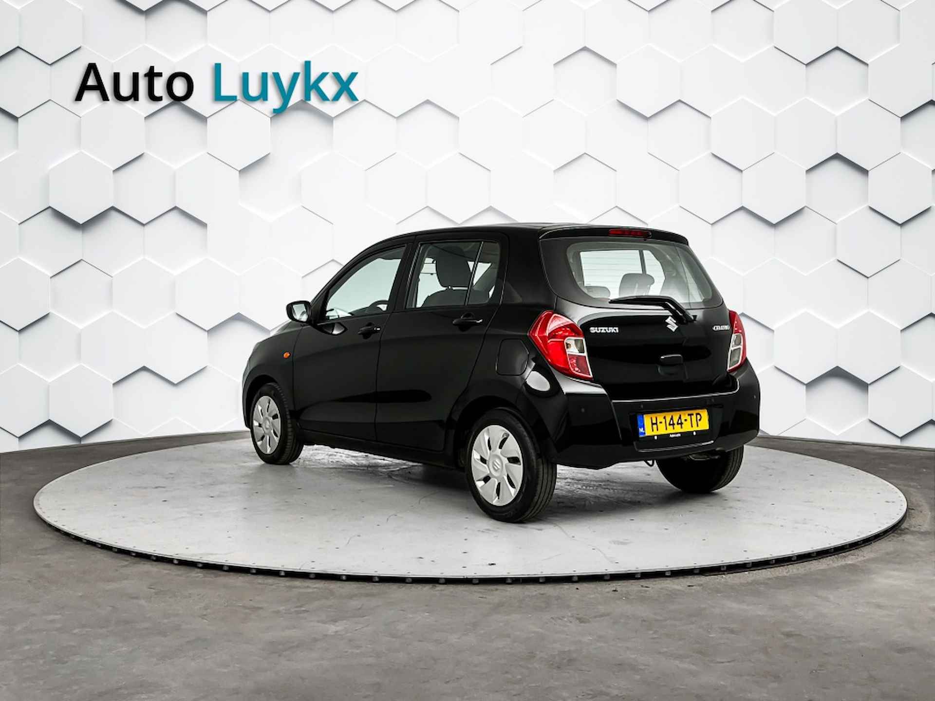 Suzuki Celerio 1.0 Comfort | Navigatie | Parkeersensoren voor + achter | Bluetooth - 3/36