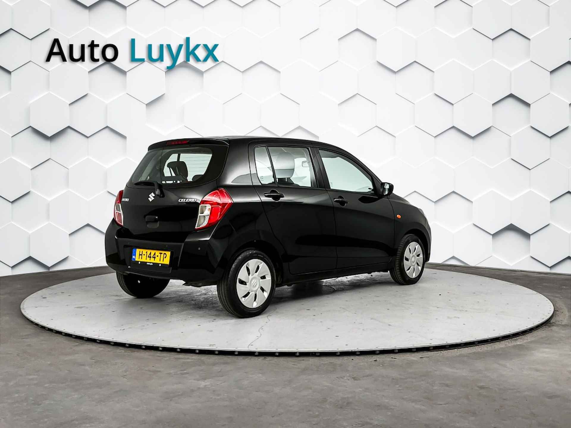 Suzuki Celerio 1.0 Comfort | Navigatie | Parkeersensoren voor + achter | Bluetooth - 9/36