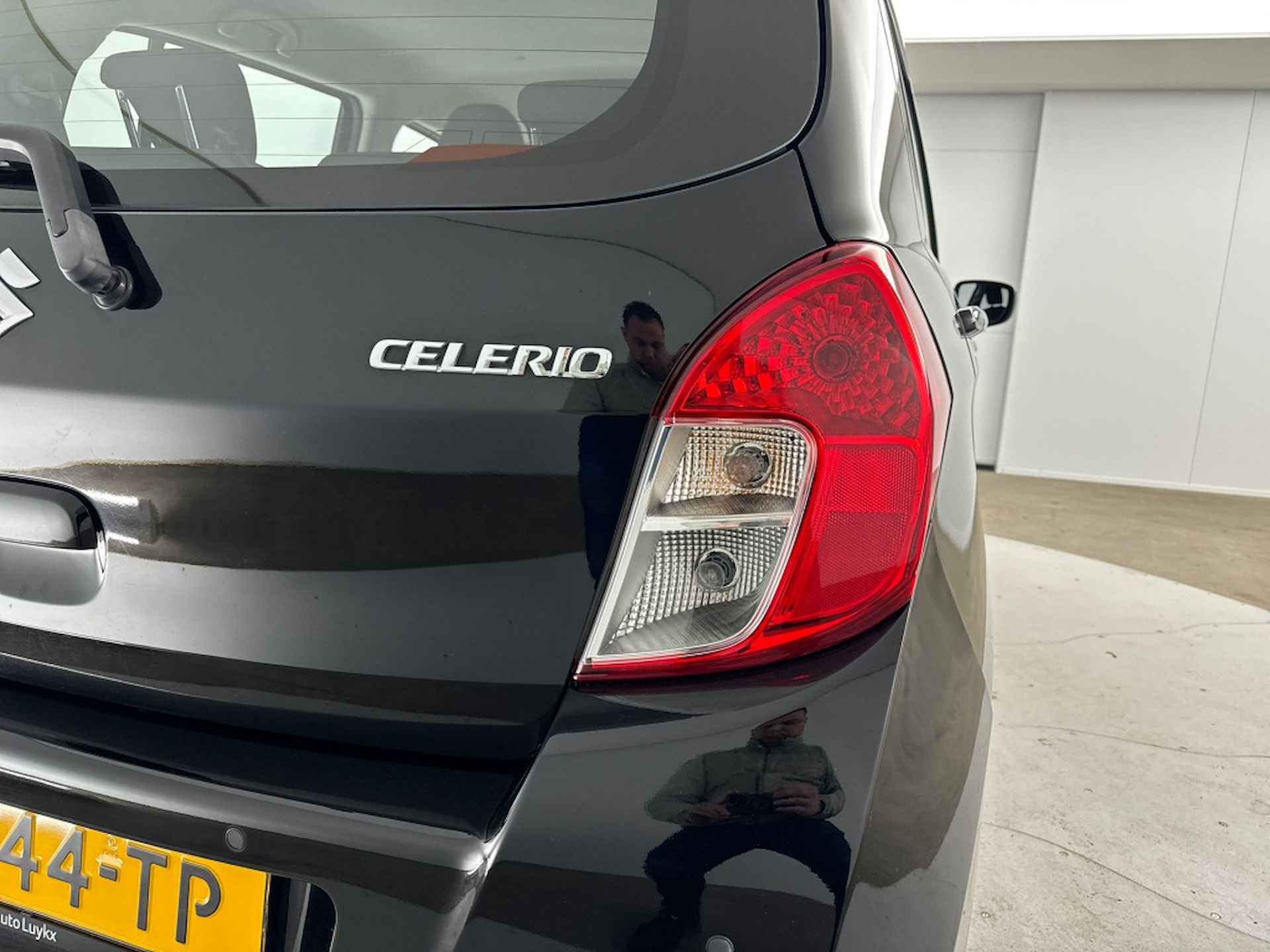 Suzuki Celerio 1.0 Comfort | Navigatie | Parkeersensoren voor + achter | Bluetooth - 31/36