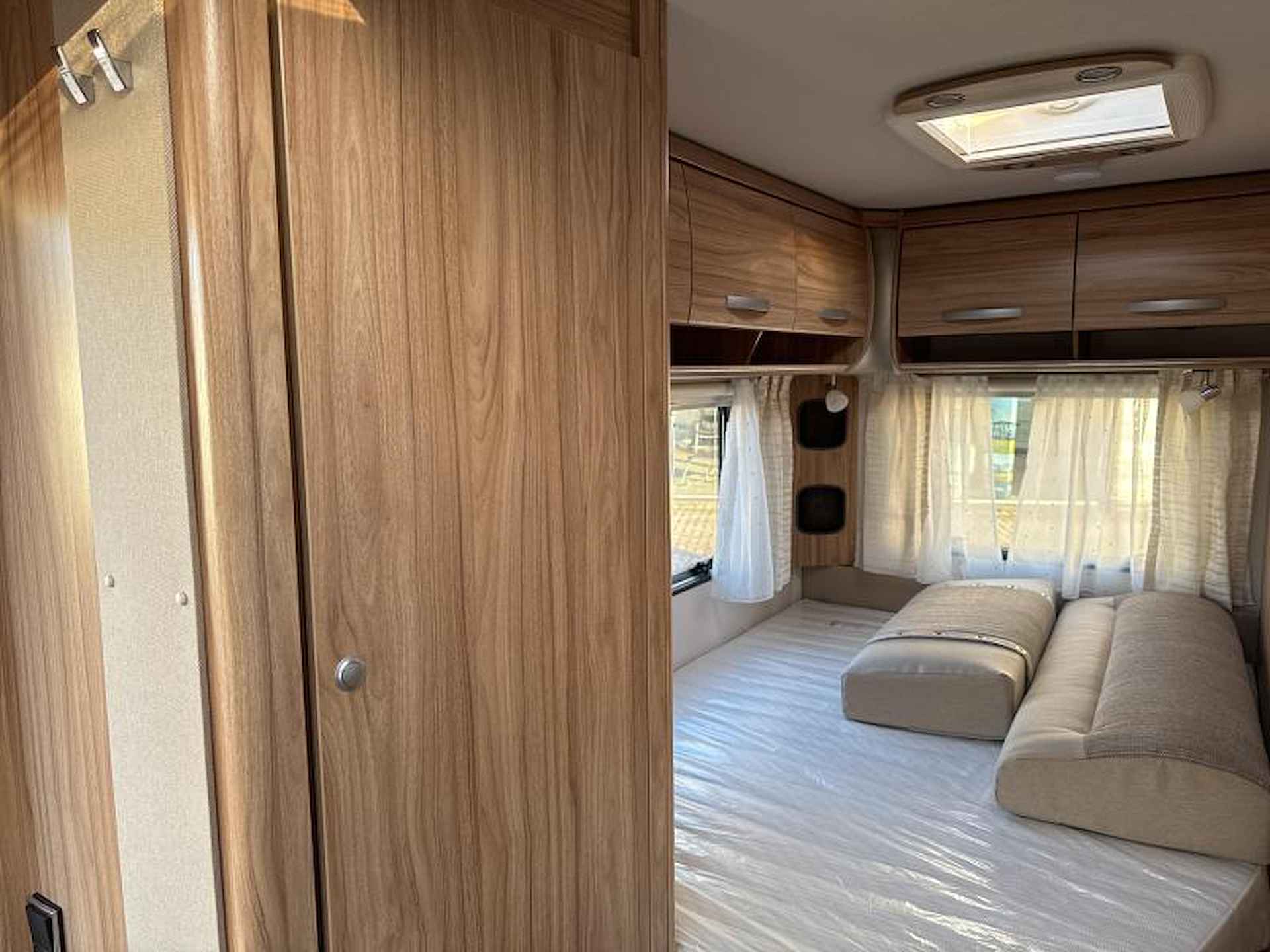 Eriba Nova Light 465 NIEUW € 2.500 voordeel - 9/13