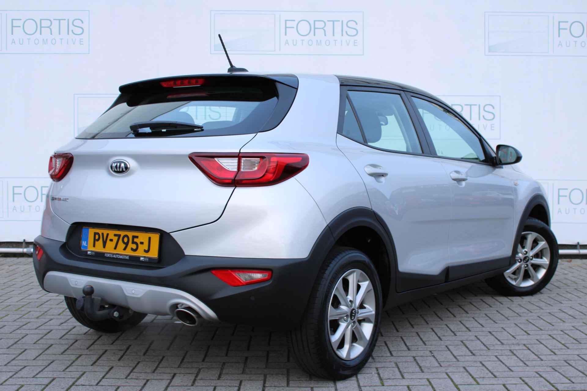 Kia Stonic 1.2 MPi ComfortPlusLine Navigator NL AUTO | TOP ONDERHOUDEN | CAMERA | TREKHAAK | CARPLAY | - 3/26