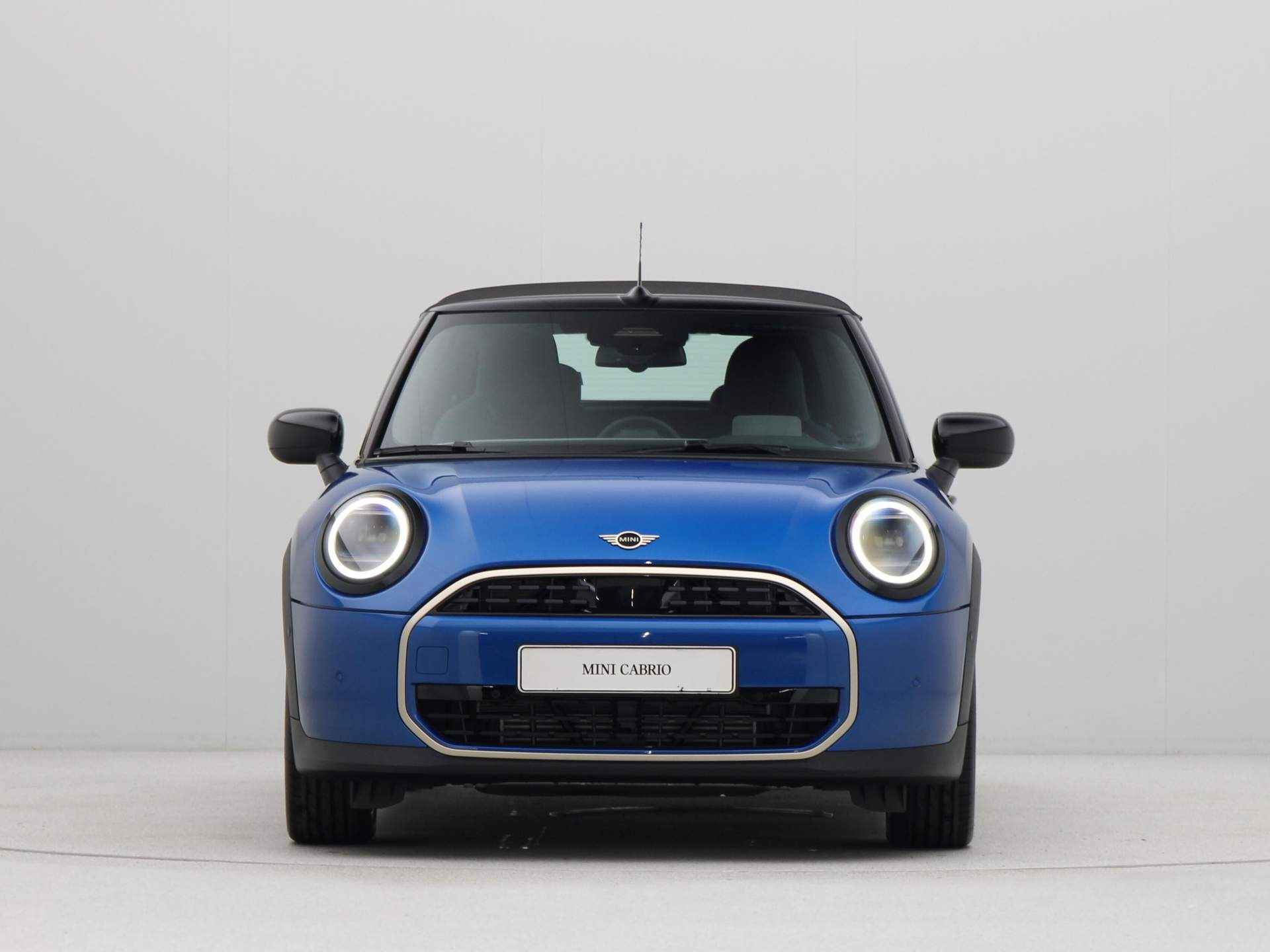 MINI Cooper Cabrio C Favoured Pakket M PRIVATE LEASE EUR 749,- (48 mnd/10.000 km) - 9/30