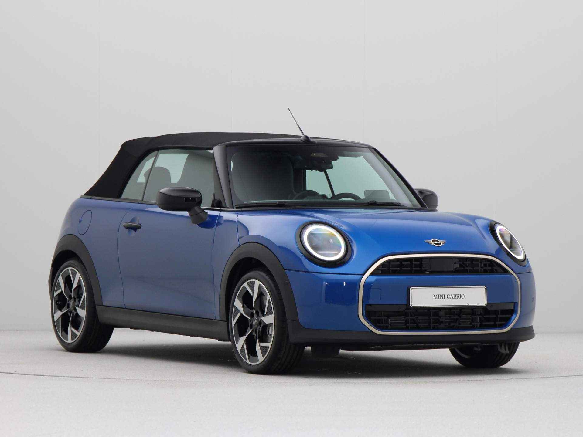 MINI Cooper Cabrio C Favoured Pakket M PRIVATE LEASE EUR 749,- (48 mnd/10.000 km) - 10/30