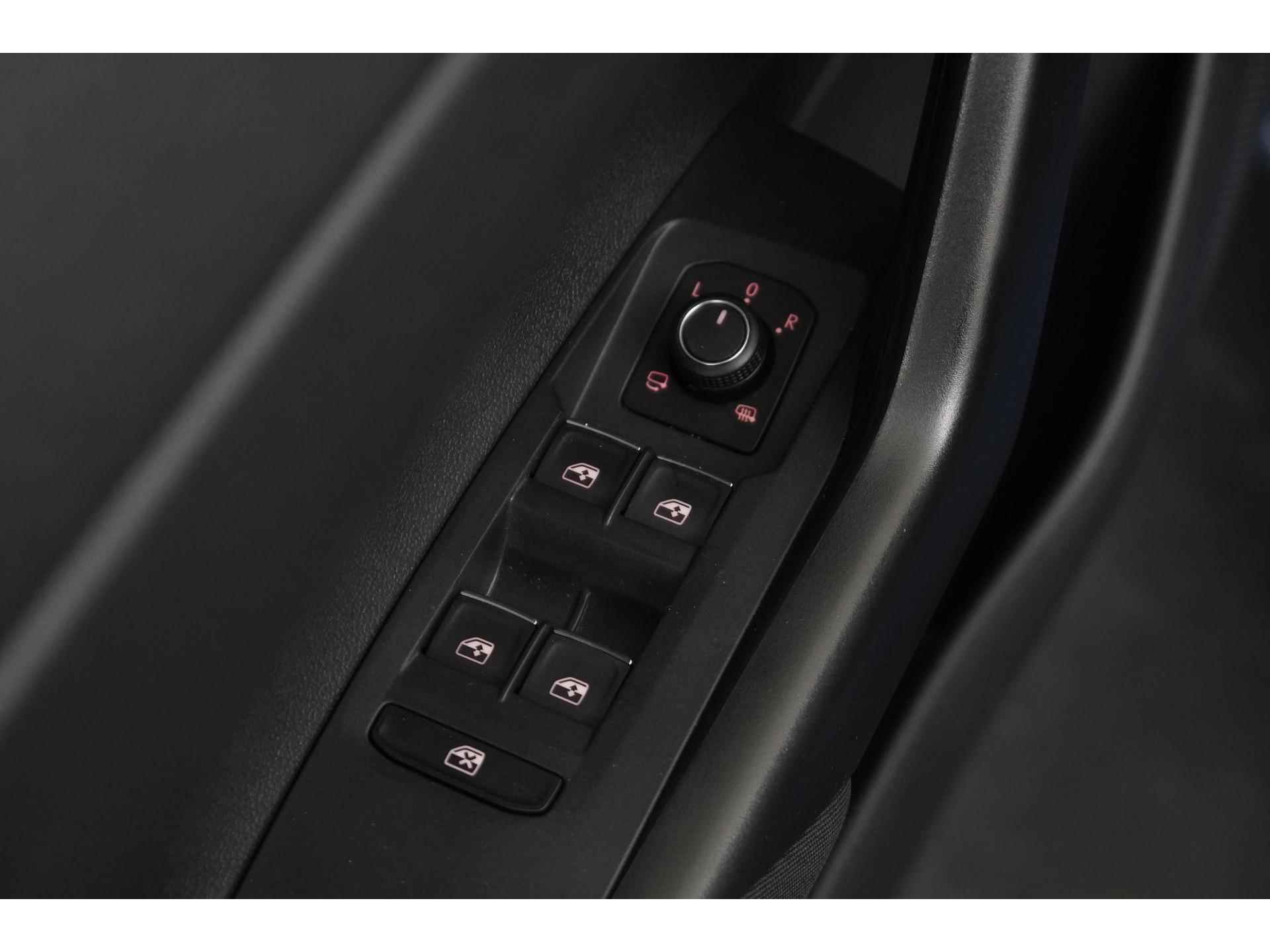 Volkswagen Polo 1.0 TSI Highline DSG | 115PK | Active Info Display | Schuifdak | Camera | Zondag Open! - 34/40