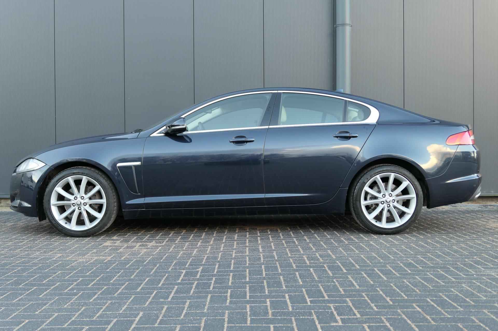 Jaguar XF 2.0 Business Edition Facelift 241pk Navi Meridian Leder Cruise Clima - 12/25