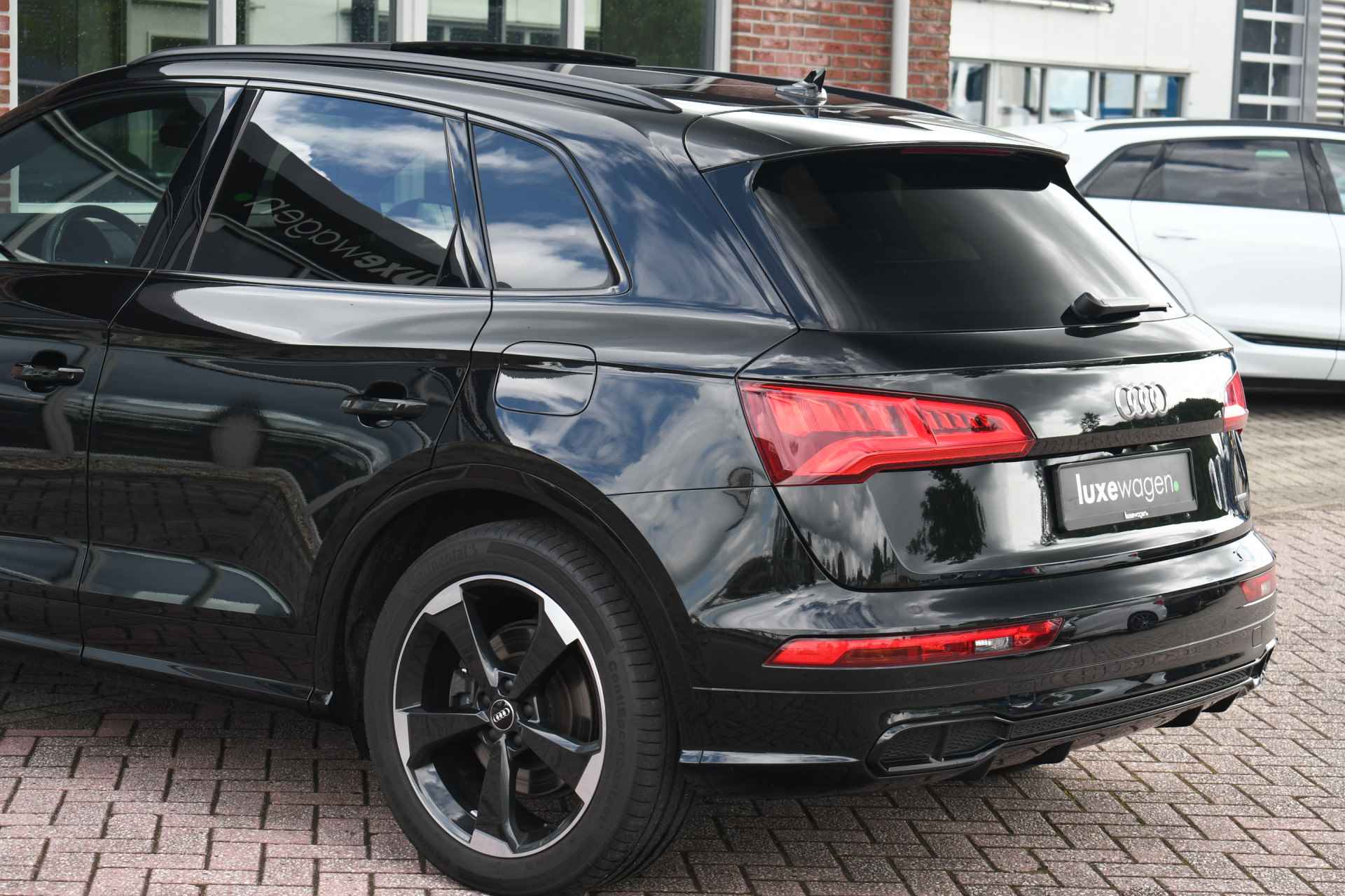 Audi Q5 55 TFSI e 367pk quattro Pano Luchtvering El-zetels Ruitstiksel - 34/81