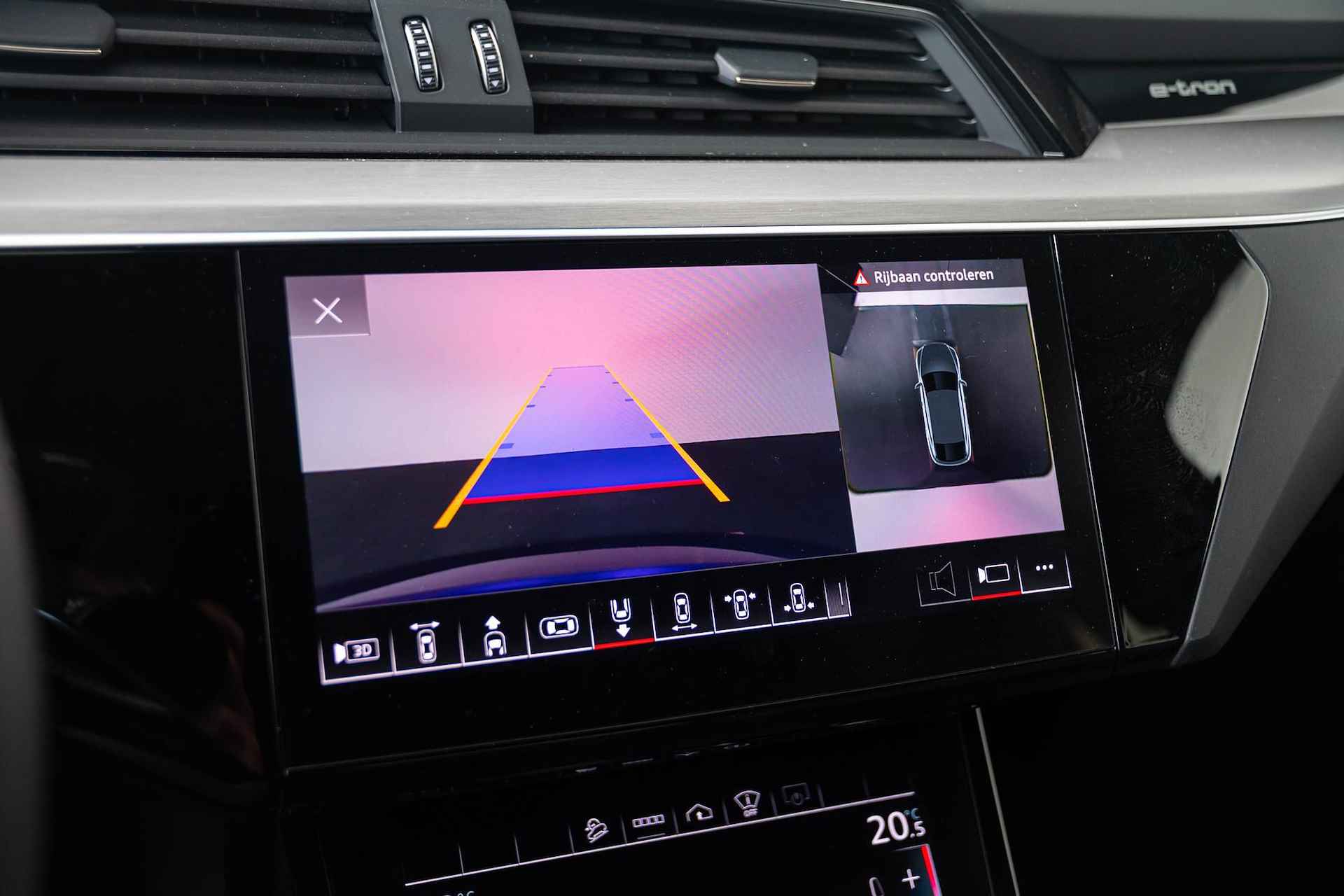 Audi e-tron Sportback 55 quattro Business edition 95 kWh Trekhaak - S-line interieur - 360° cameras - head up - Stoelverwarming voor/achter - Verkeersbordherkenning - Comfortsleutel - Privacy glas - - 31/81