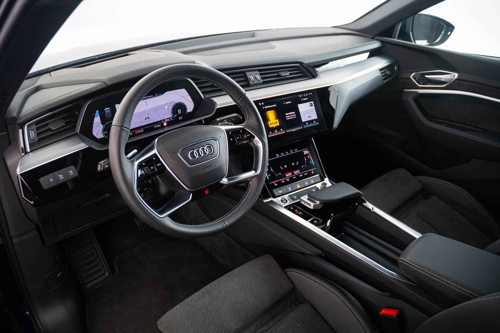 Audi e-tron Sportback 55 quattro Business edition 95 kWh Trekhaak - S-line interieur - 360° cameras - head up - Stoelverwarming voor/achter - Verkeersbordherkenning - Comfortsleutel - Privacy glas - - 45/81