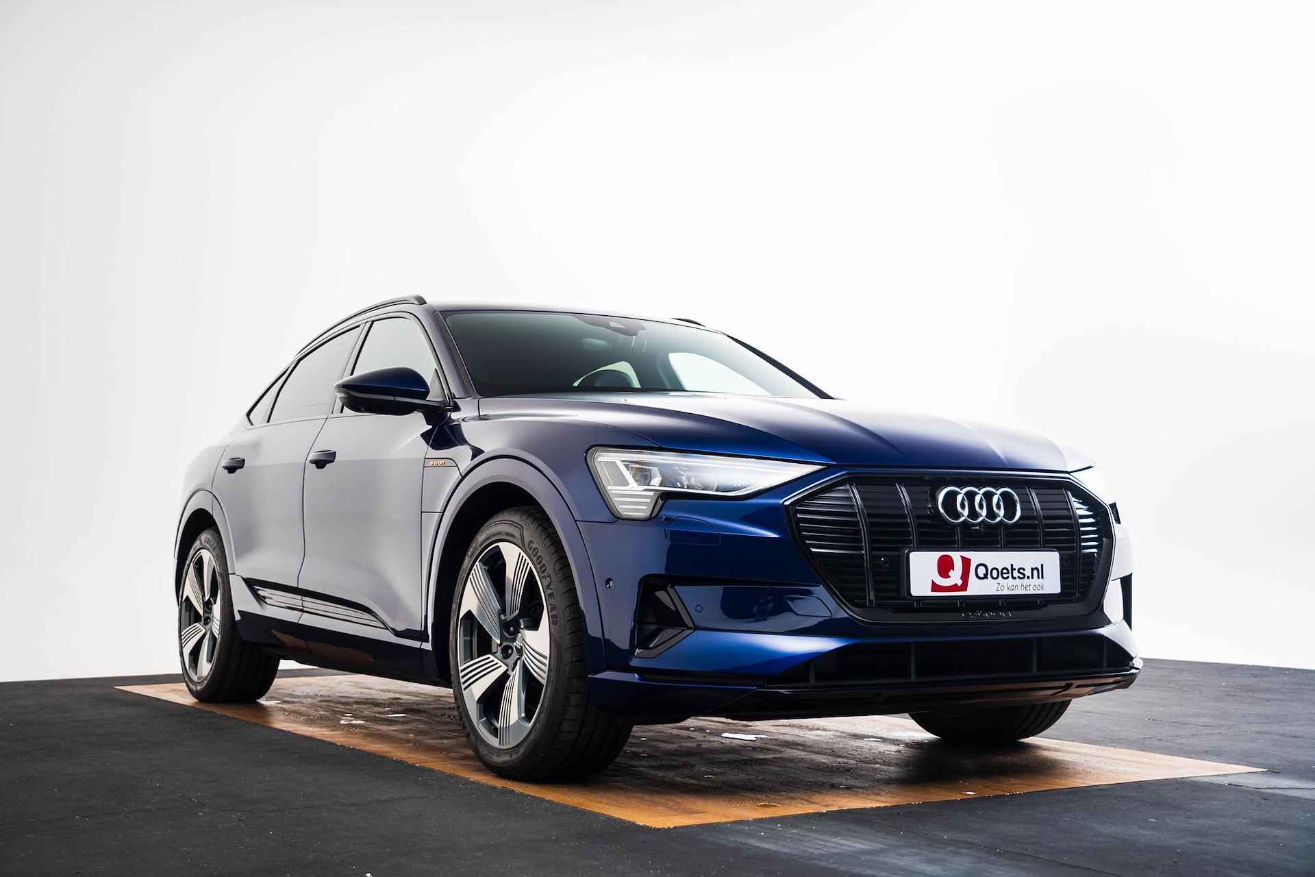 Audi e-tron Sportback 55 quattro Business edition 95 kWh Trekhaak - S-line interieur - 360° cameras - head up - Stoelverwarming voor/achter - Verkeersbordherkenning - Comfortsleutel - Privacy glas - - 56/81