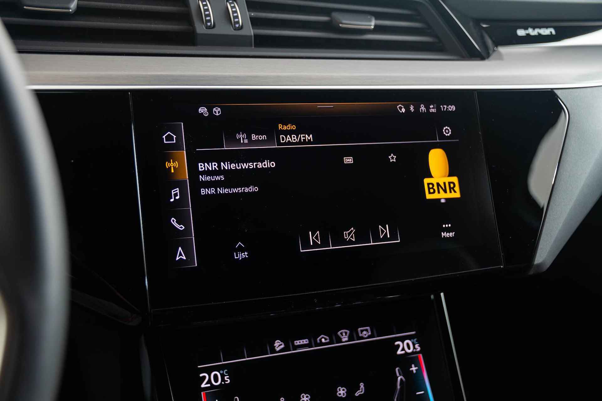 Audi e-tron Sportback 55 quattro Business edition 95 kWh Trekhaak - S-line interieur - 360° cameras - head up - Stoelverwarming voor/achter - Verkeersbordherkenning - Comfortsleutel - Privacy glas - - 73/81