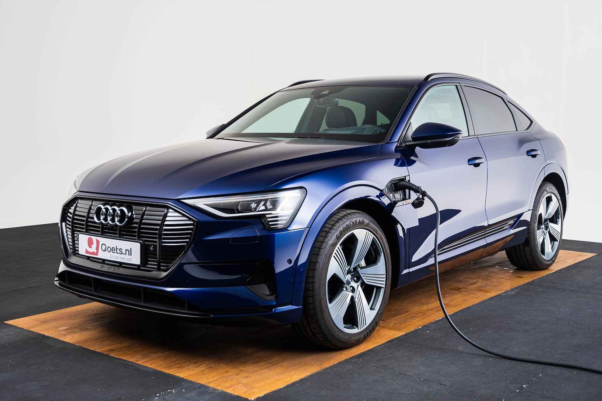 Audi e-tron Sportback 55 quattro Business edition 95 kWh Trekhaak - S-line interieur - 360° cameras - head up - Stoelverwarming voor/achter - Verkeersbordherkenning - Comfortsleutel - Privacy glas - - 77/81